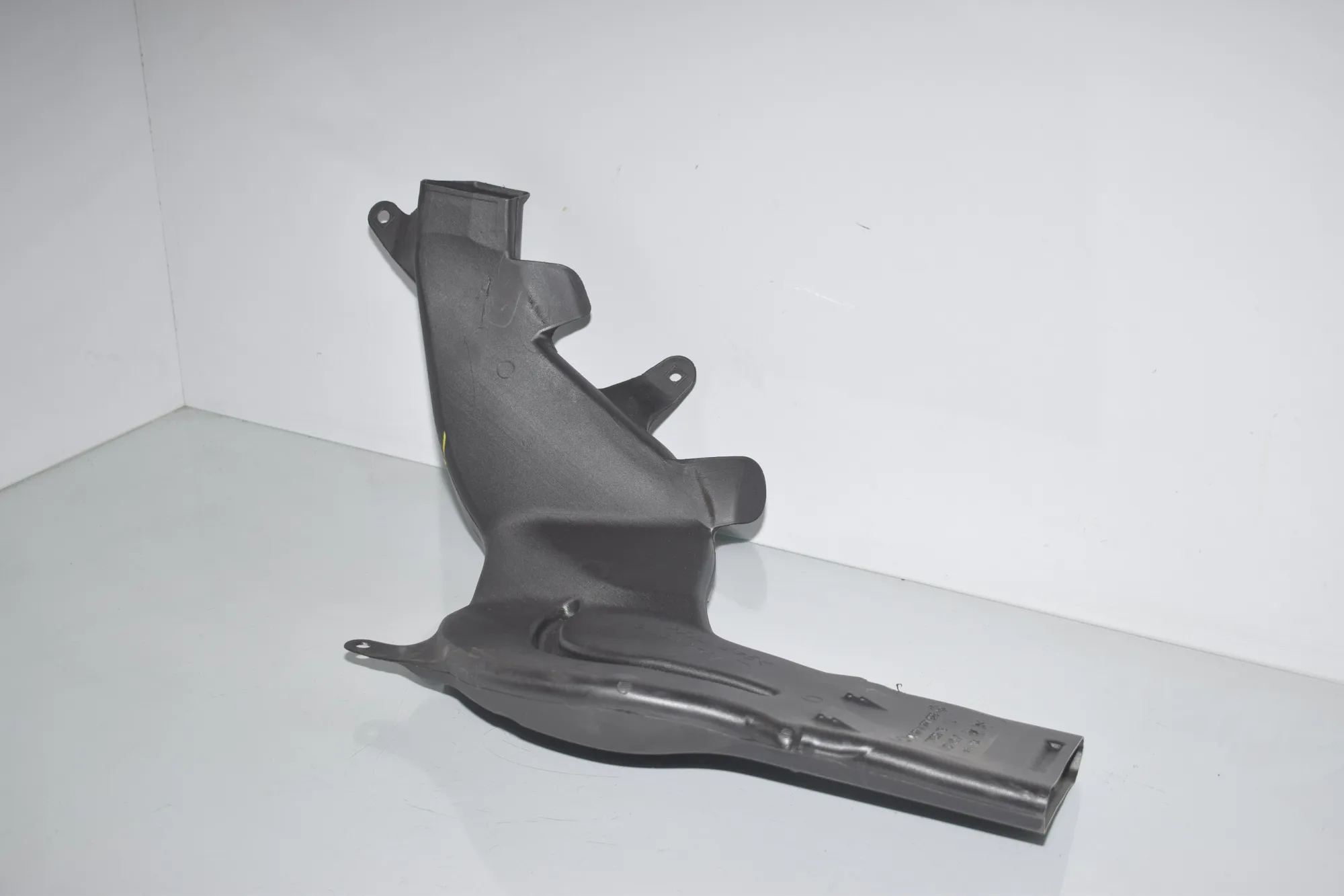 Air Intake Tube – OEM 7221929 · BMW 3 (F30, F80) 328 i xDrive 2012 – 4