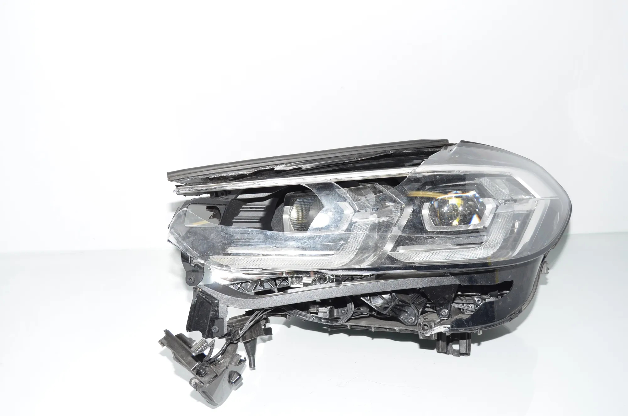 Front Left Headlight – OEM 5A29227 · BMW 3 Touring (G21) BMW 3 Touring (G21) M 340 i xDrive 2021