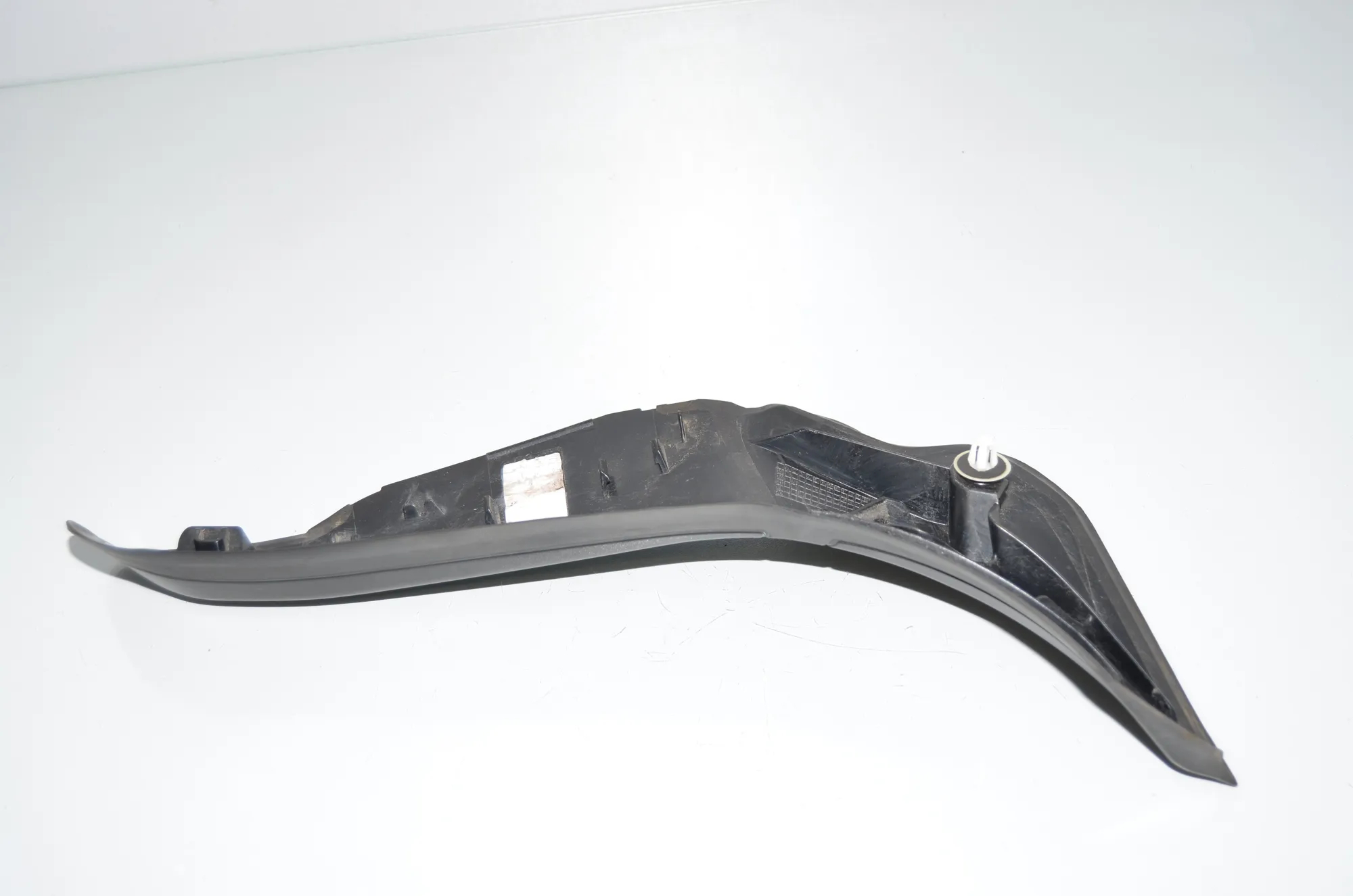 Rear Left Tail Light Trim – OEM 63217382959 · BMW 5 (G30) BMW 5 (G30) 520 d 2017 – 3