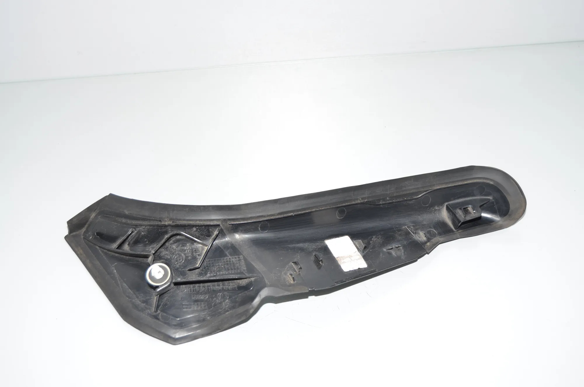 Rear Left Tail Light Trim – OEM 63217382959 · BMW 5 (G30) BMW 5 (G30) 520 d 2017 – 4