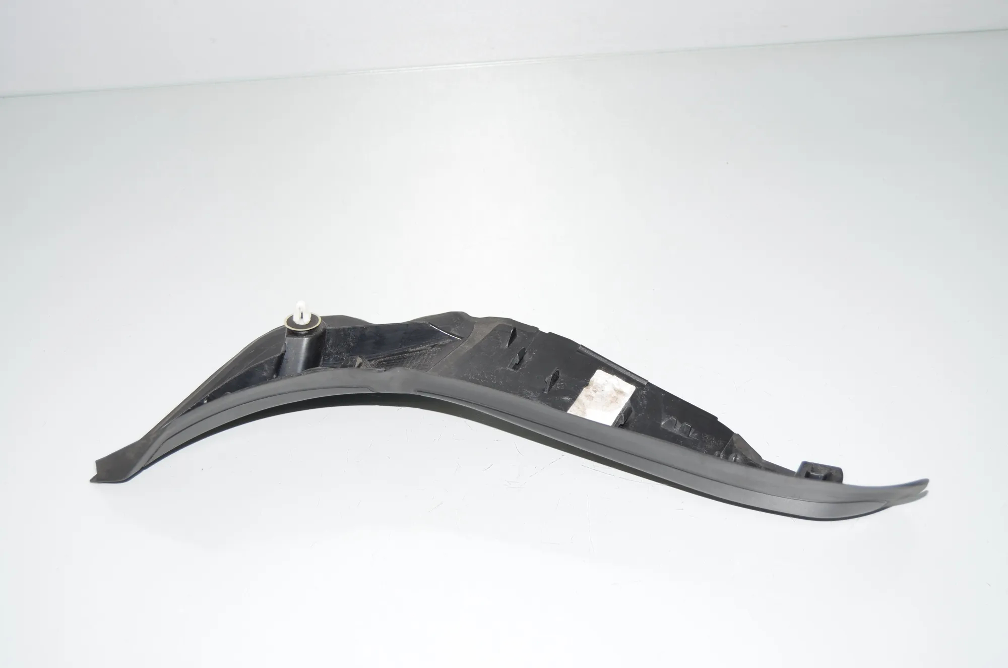Rear Right Tail Light Trim – OEM 63217382960 · BMW 5 (G30) BMW 5 (G30) 520 d 2017 – 3