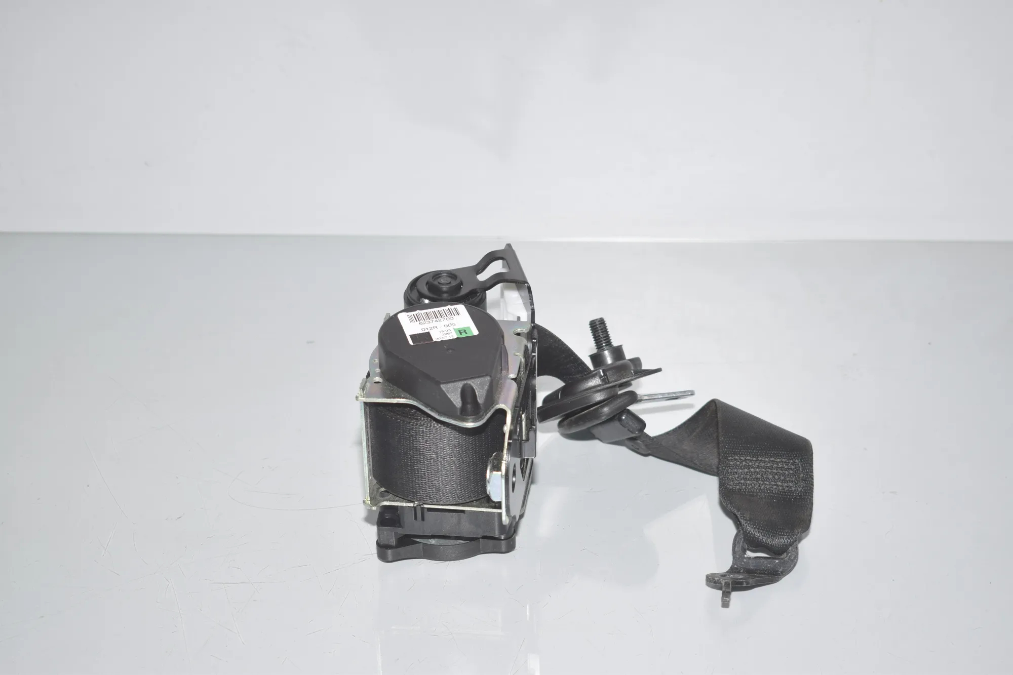 Front Right Seatbelt – OEM 7321682 · BMW 3 (F30, F80) 328 i xDrive 2012 – 3