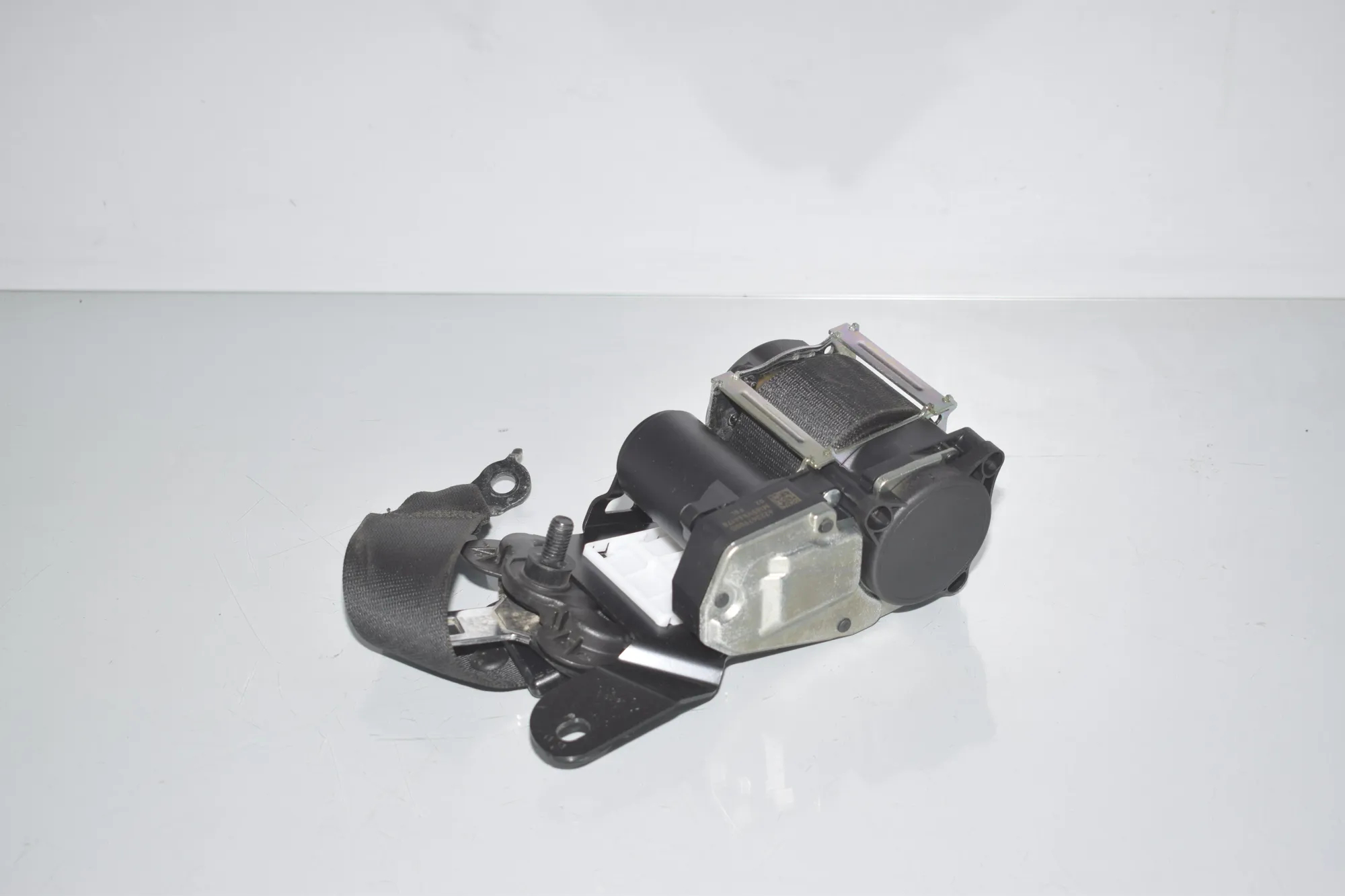 Front Right Seatbelt – OEM 7321682 · BMW 3 (F30, F80) 328 i xDrive 2012 – 2