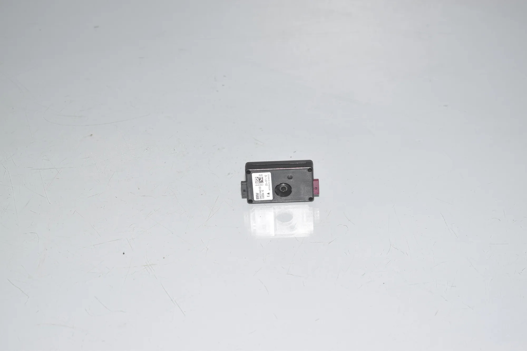 Antenna – OEM 9231443 · BMW 3 (F30, F80) 328 i xDrive 2012 – 3