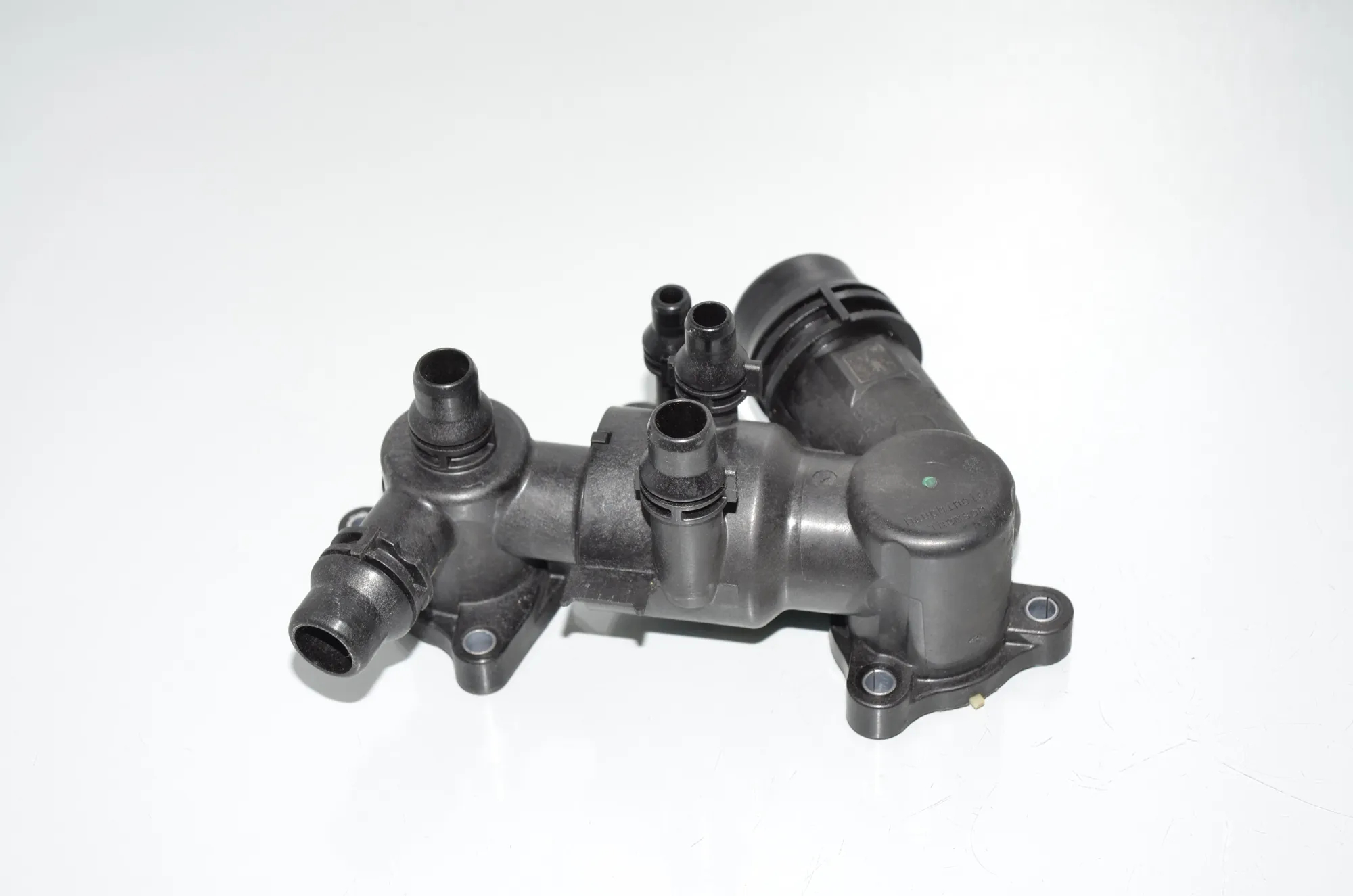 Thermostate Frame – OEM 8596115 · BMW X5 (G05) BMW X5 (G05) xDrive 30 d Mild-Hybrid 2021 – 2