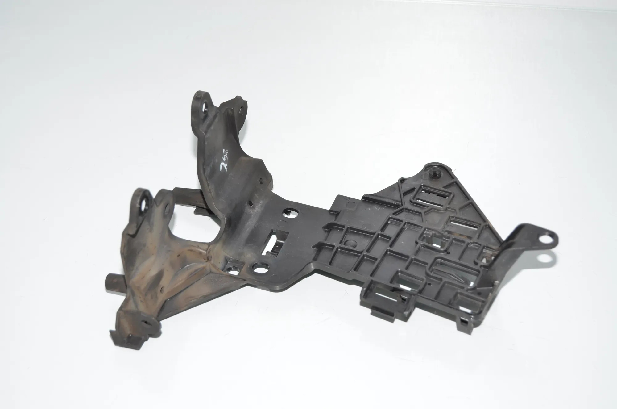 Bracket – OEM 8599057 · BMW X5 (G05) BMW X5 (G05) xDrive 30 d Mild-Hybrid 2021 – 3