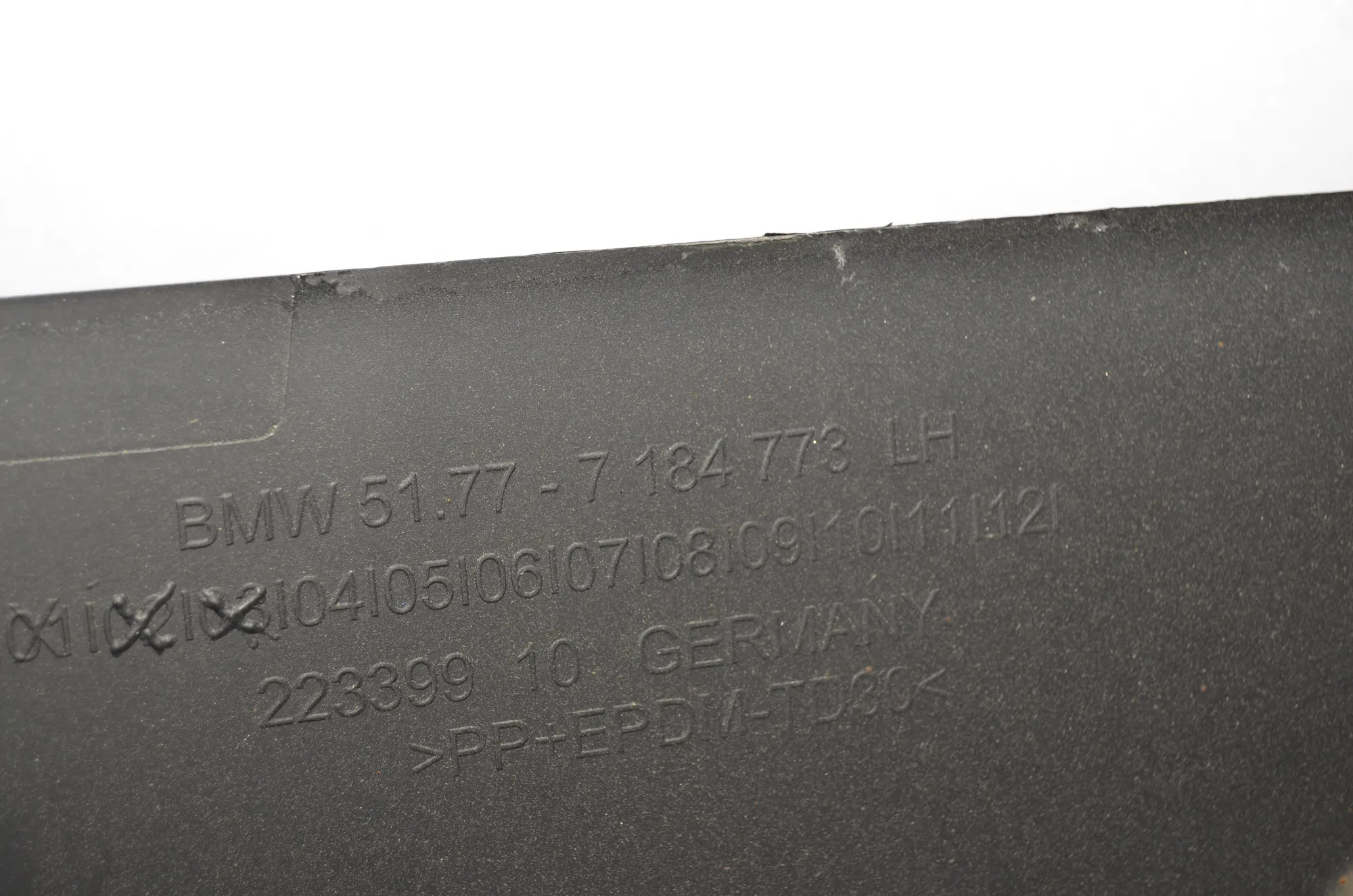 Left Side Plastic Sideskirt Cover – OEM 7207091 · BMW 5 (F10) 525 d 2012 – 6