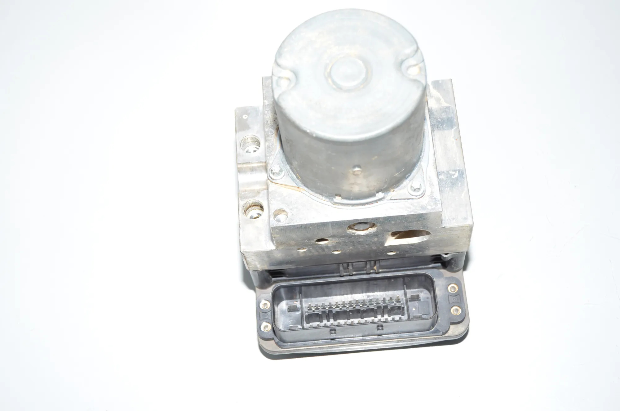 ABS Pump – OEM 6795521 · BMW 5 Touring (F11) 520 d 2010 – 3