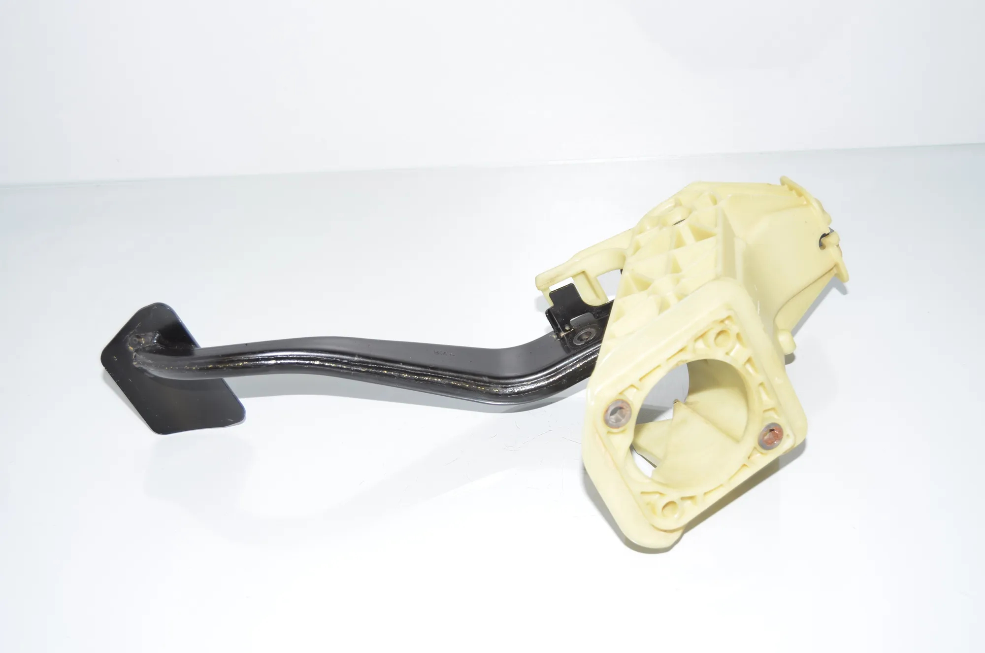 Brake Pedal – OEM 6782665 · BMW 5 Touring (F11) 520 d 2010 – 2