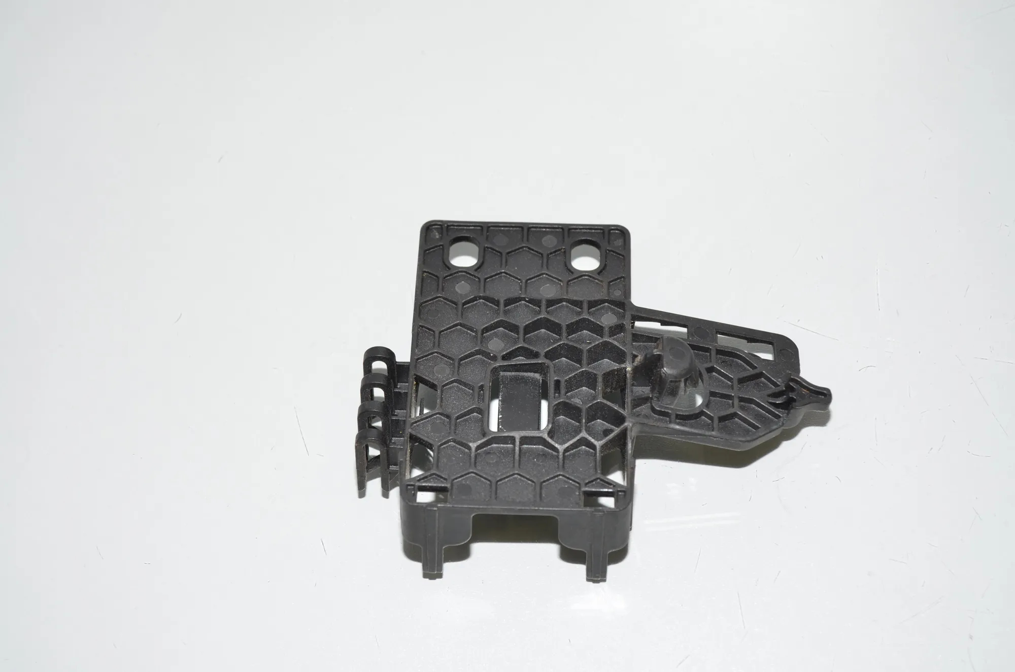 Bracket – OEM 61359249125 · BMW 3 (F30, F80) BMW 3 (F30, F80) 316 d 2011