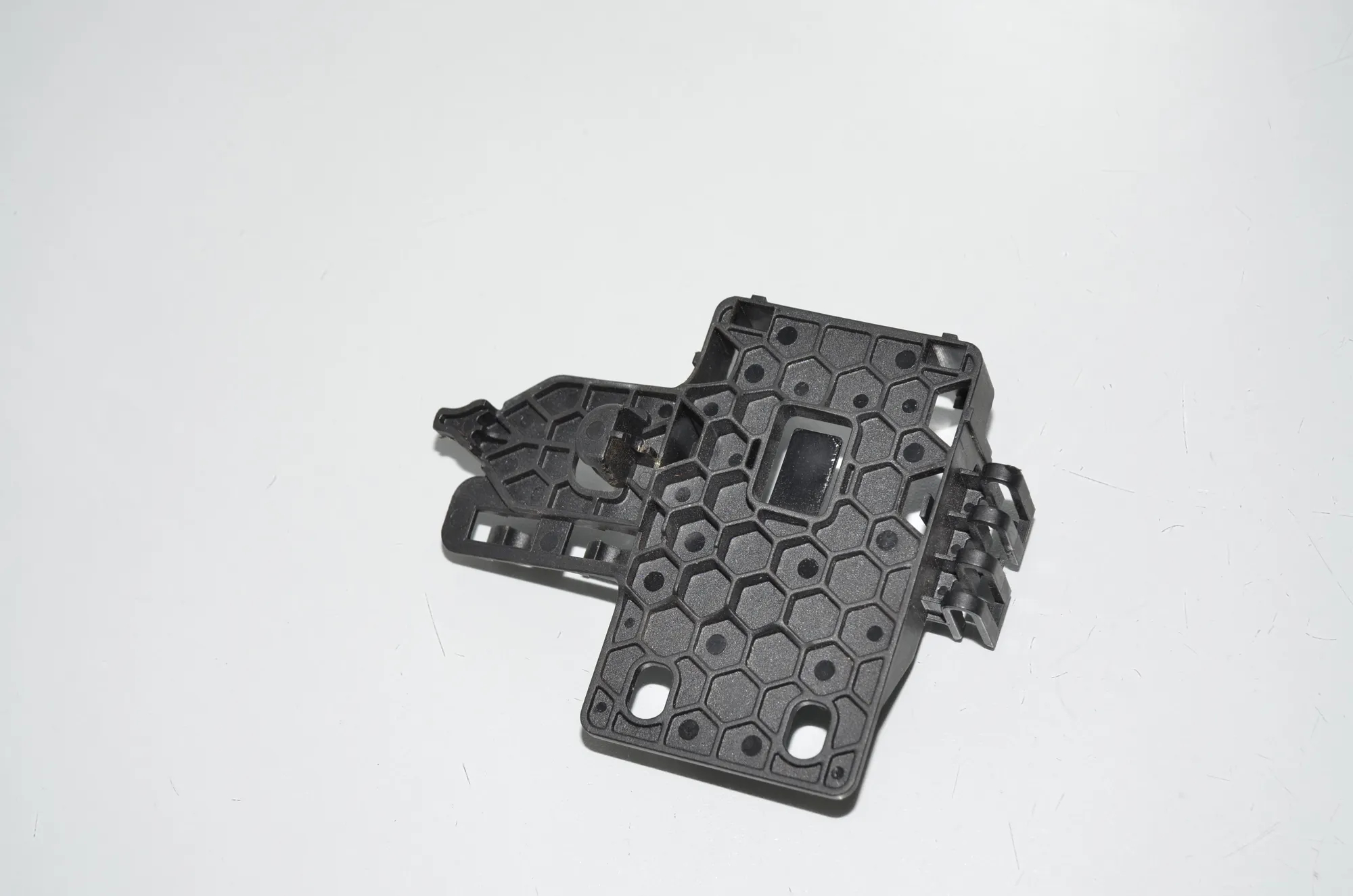 Bracket – OEM 61359249125 · BMW 3 (F30, F80) BMW 3 (F30, F80) 316 d 2011 – 4