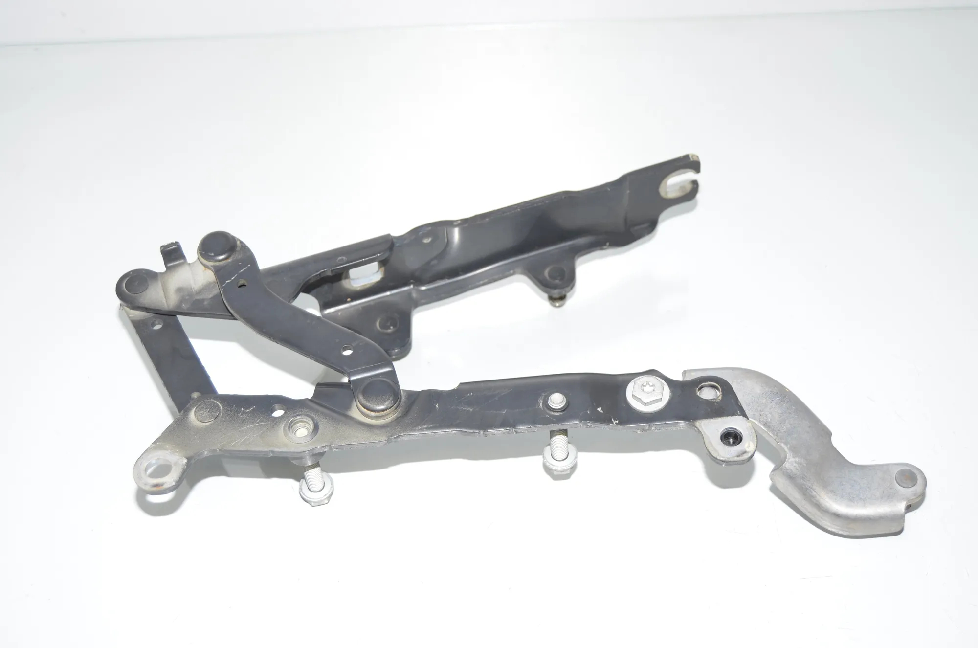 Front Right Bonnet Hinge – OEM 7201276 · BMW 5 Touring (F11) 520 d 2010