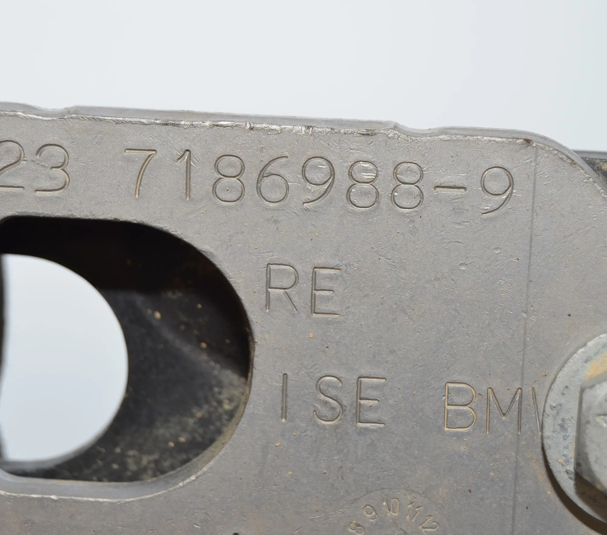 Bracket – OEM 7191328 · BMW 5 Touring (F11) 520 d 2010 – 7