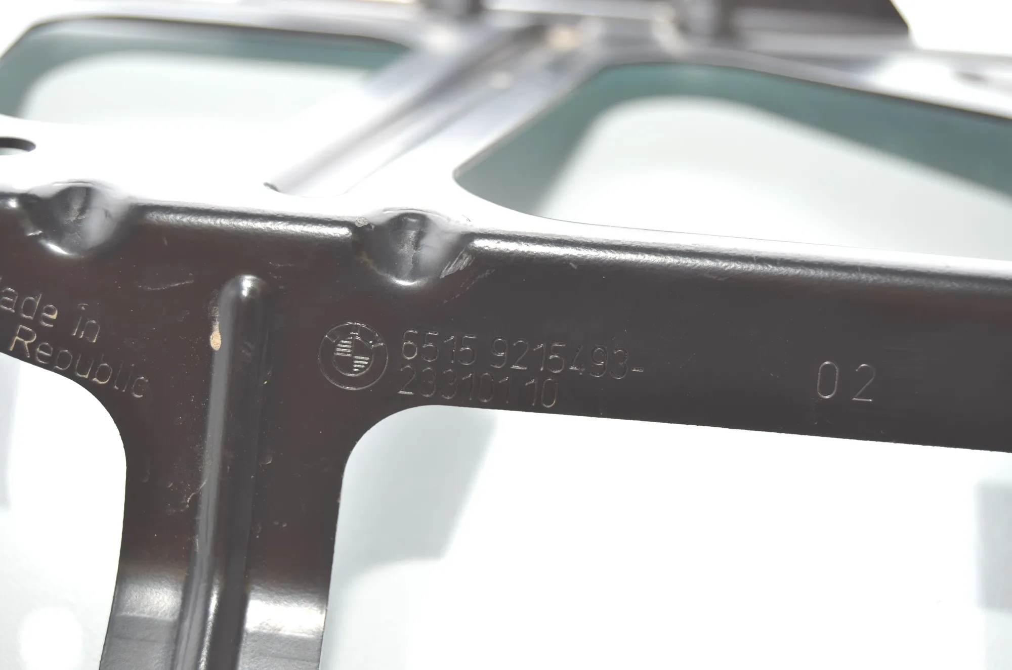 Bracket – OEM 9215493 · BMW 5 Touring (F11) 520 d 2010 – 5
