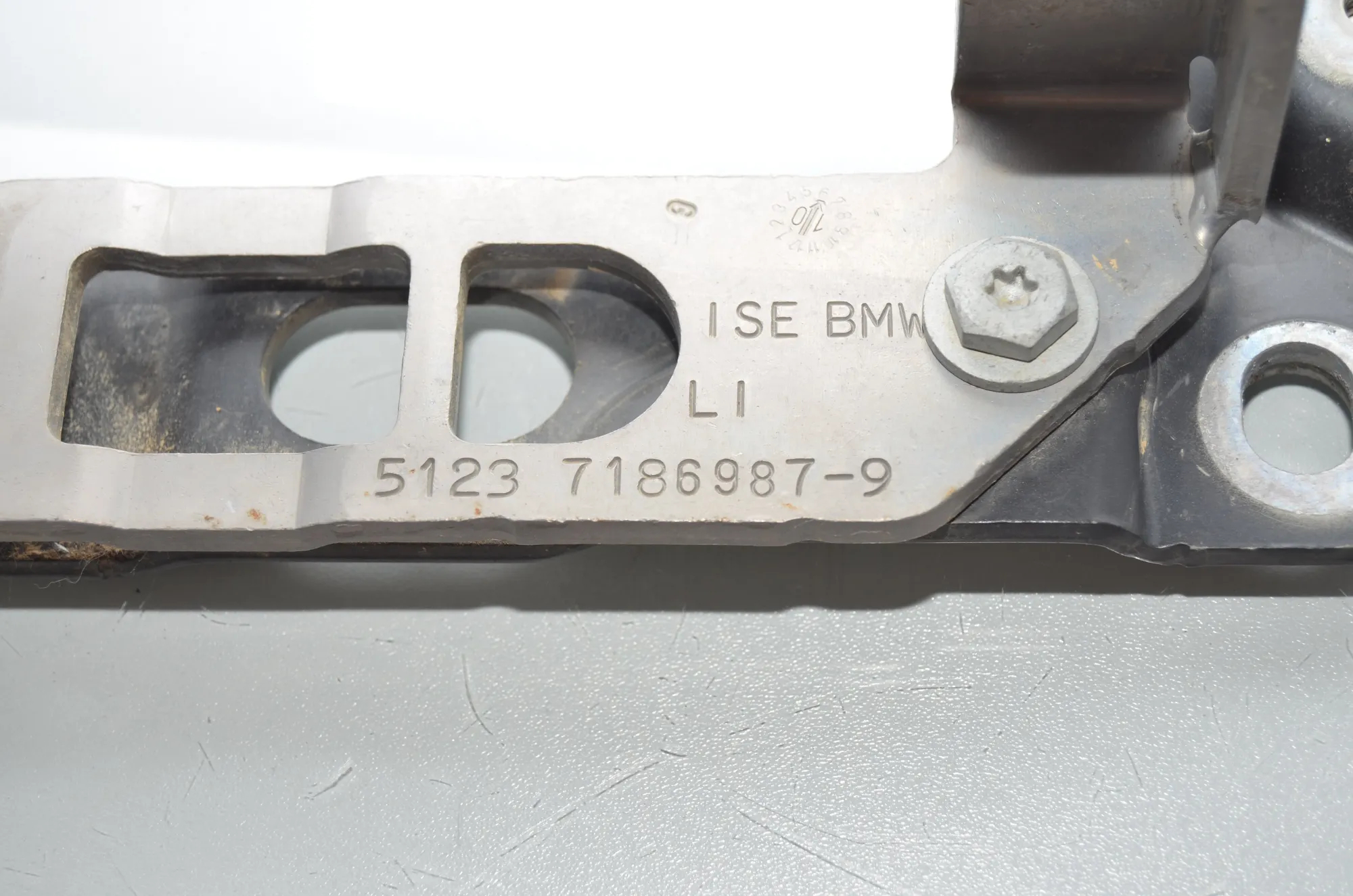 Bracket – OEM 7186987 · BMW 5 Touring (F11) 520 d 2010 – 7