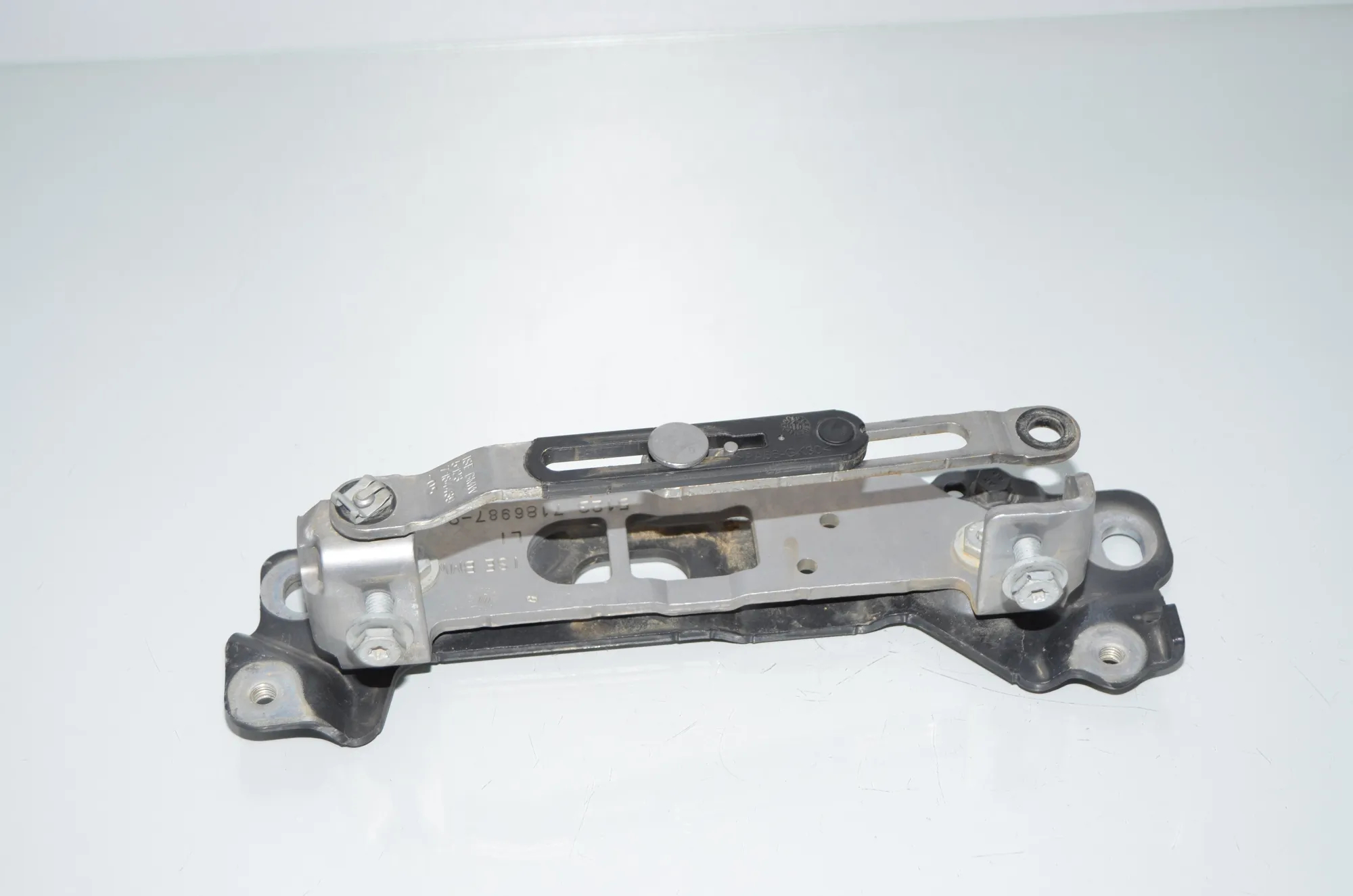 Bracket – OEM 7186987 · BMW 5 Touring (F11) 520 d 2010 – 2
