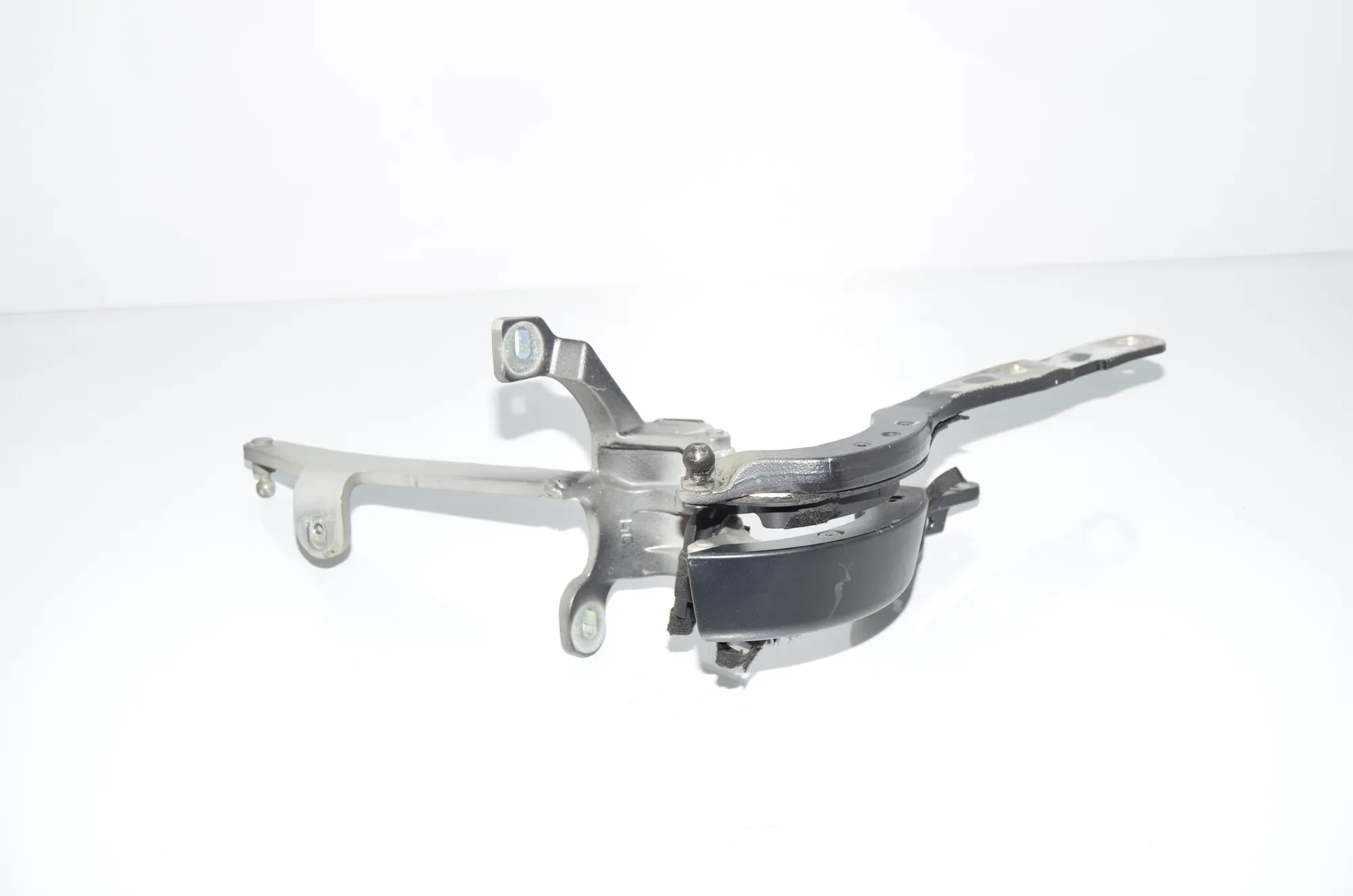Left Side Bootlid Hinge – OEM 7206639 · BMW 5 Touring (F11) 520 d 2010 – 3