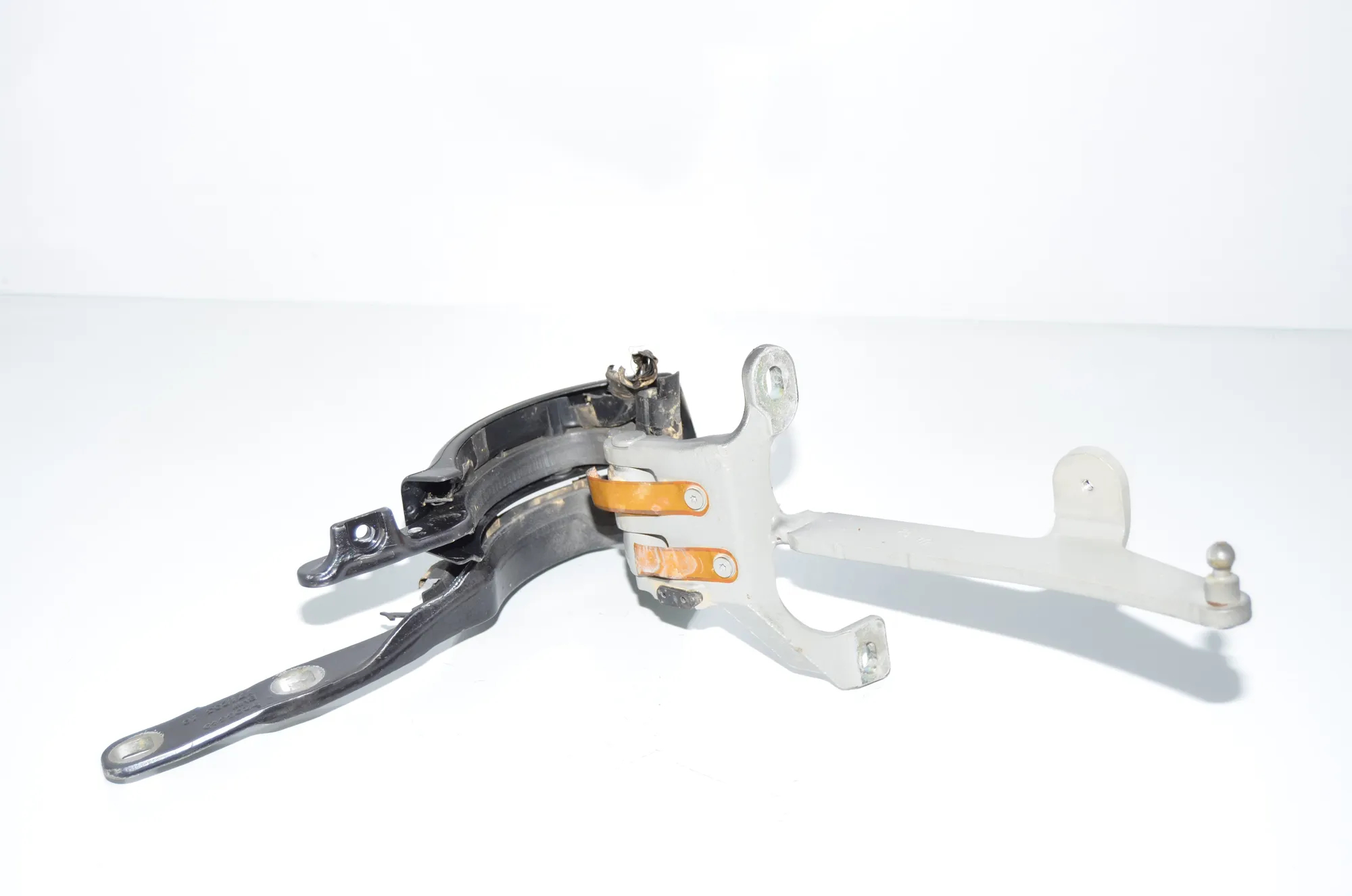 Right Side Bootlid Hinge – OEM 7206640 · BMW 5 Touring (F11) 520 d 2010