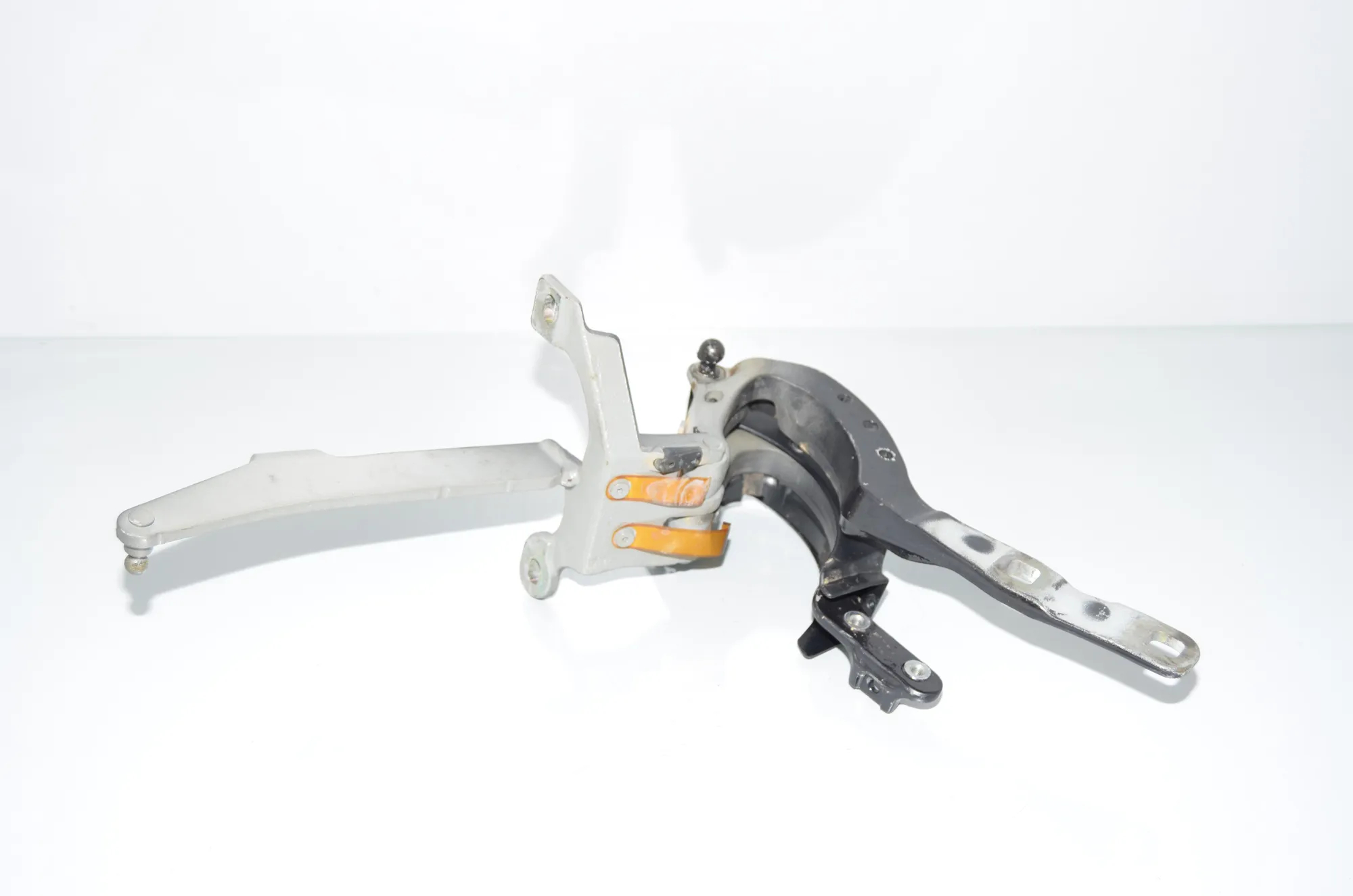 Right Side Bootlid Hinge – OEM 7206640 · BMW 5 Touring (F11) 520 d 2010 – 2