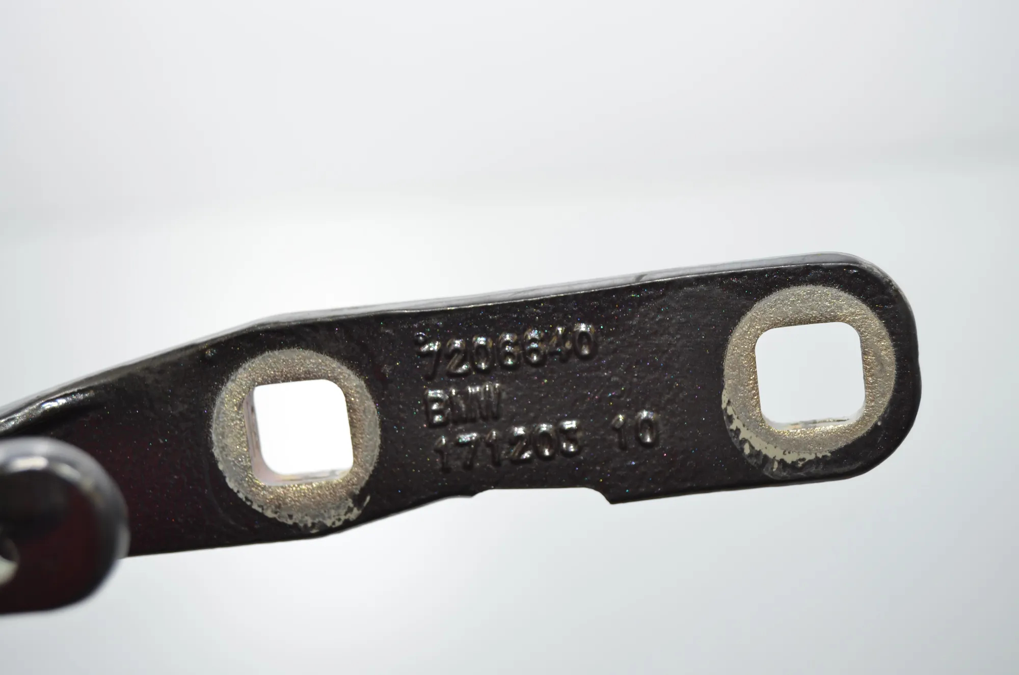 Right Side Bootlid Hinge – OEM 7206640 · BMW 5 Touring (F11) 520 d 2010 – 5