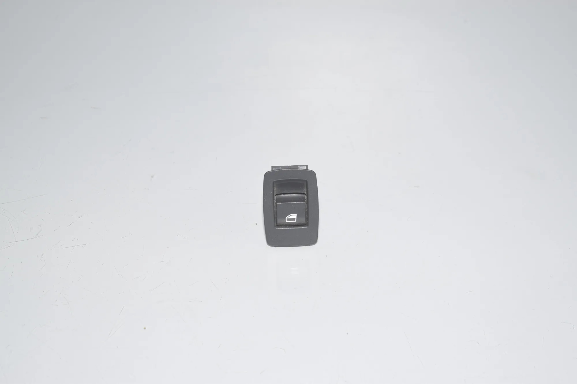 Rear Left Door Window Switch – OEM 9208106 · BMW 3 (F30, F80) 328 i xDrive 2012