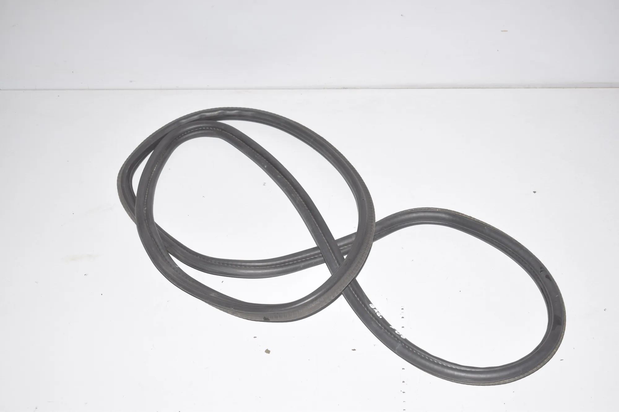 Tailgate Rubber Seal – OEM 7228502 · BMW 6 Gran Coupe (F06) 640 d 2013 – 2