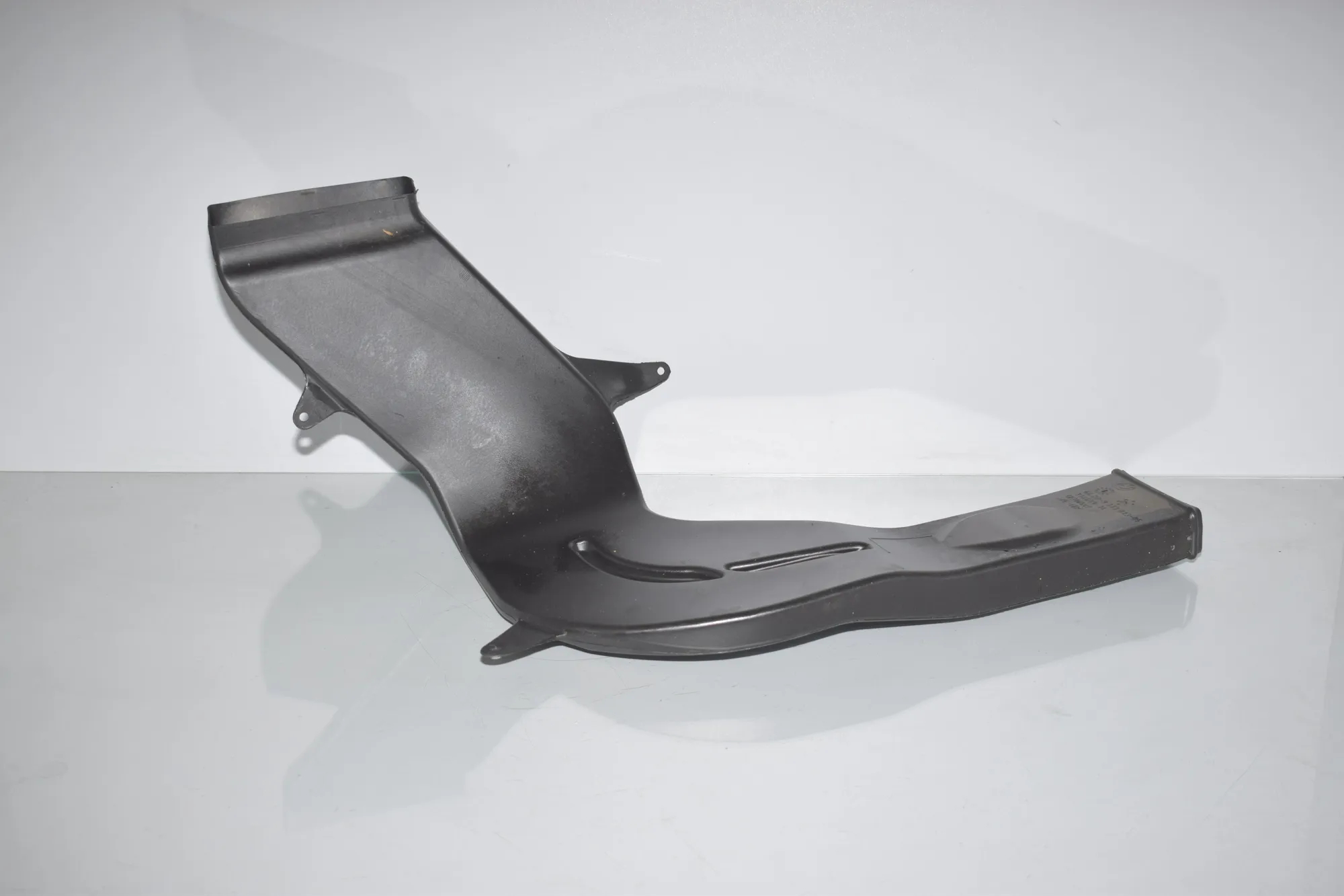 Interior Air Duct Channel – OEM 9113013 · BMW 6 Gran Coupe (F06) 640 d 2013