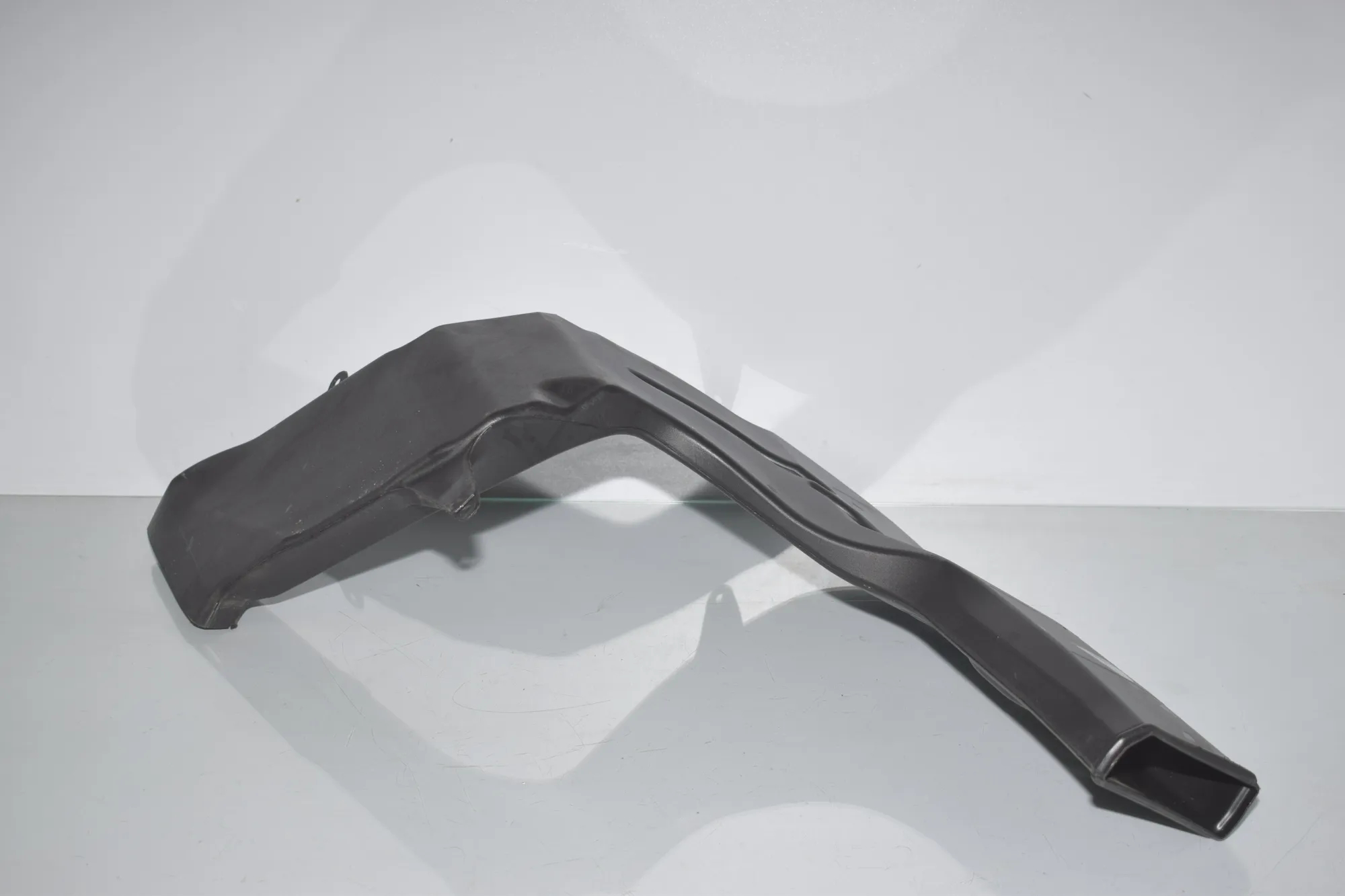 Interior Air Duct Channel – OEM 9113013 · BMW 6 Gran Coupe (F06) 640 d 2013 – 2