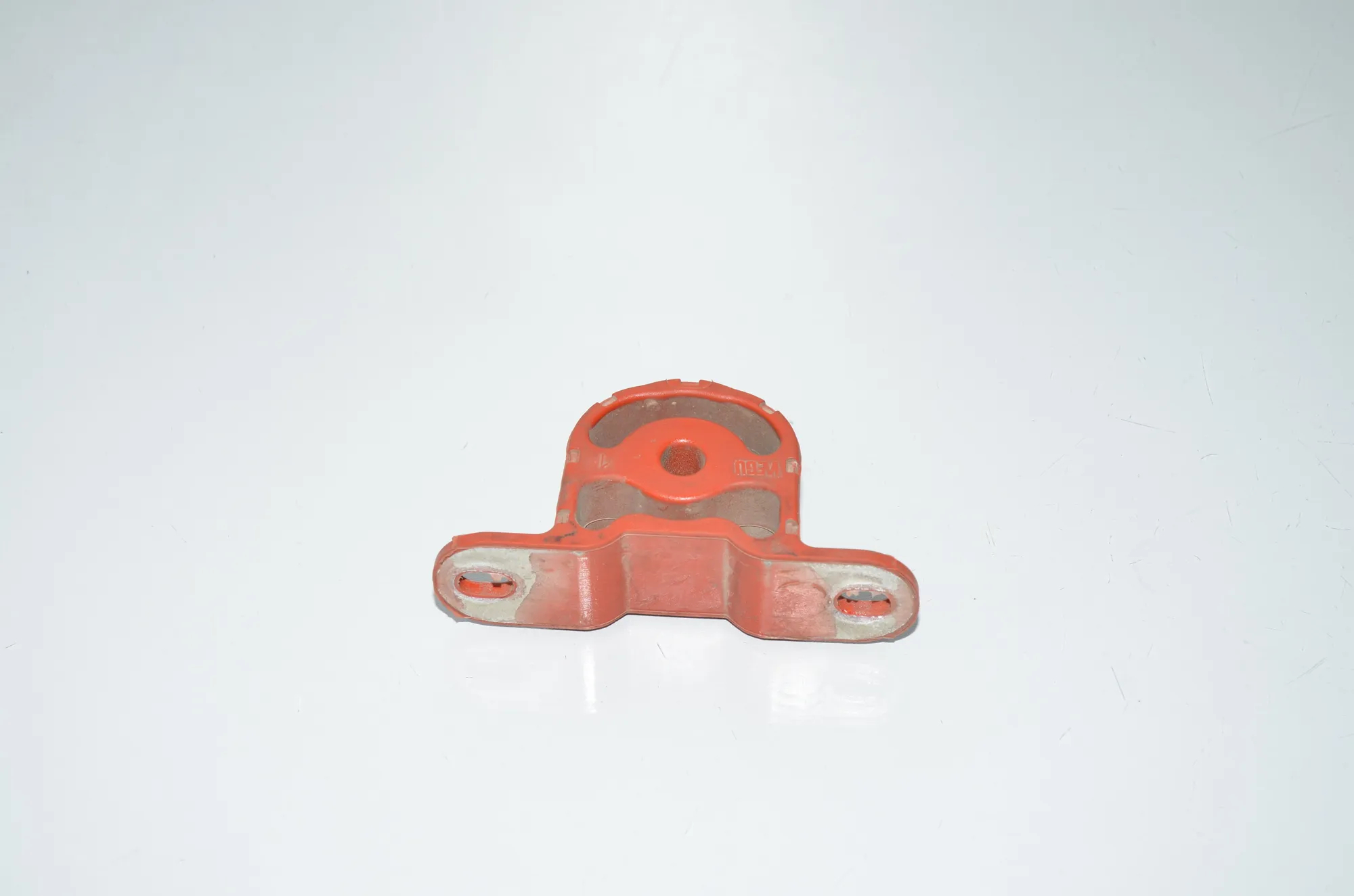 Exhaust Holder – OEM 18307633674 · BMW 5 (F10) BMW 5 (F10) 520 i 2013
