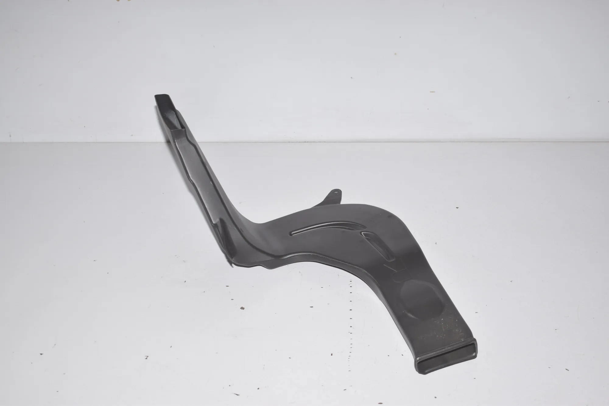 Interior Air Duct Channel – OEM 9113014 · BMW 6 Gran Coupe (F06) 640 d 2013 – 2