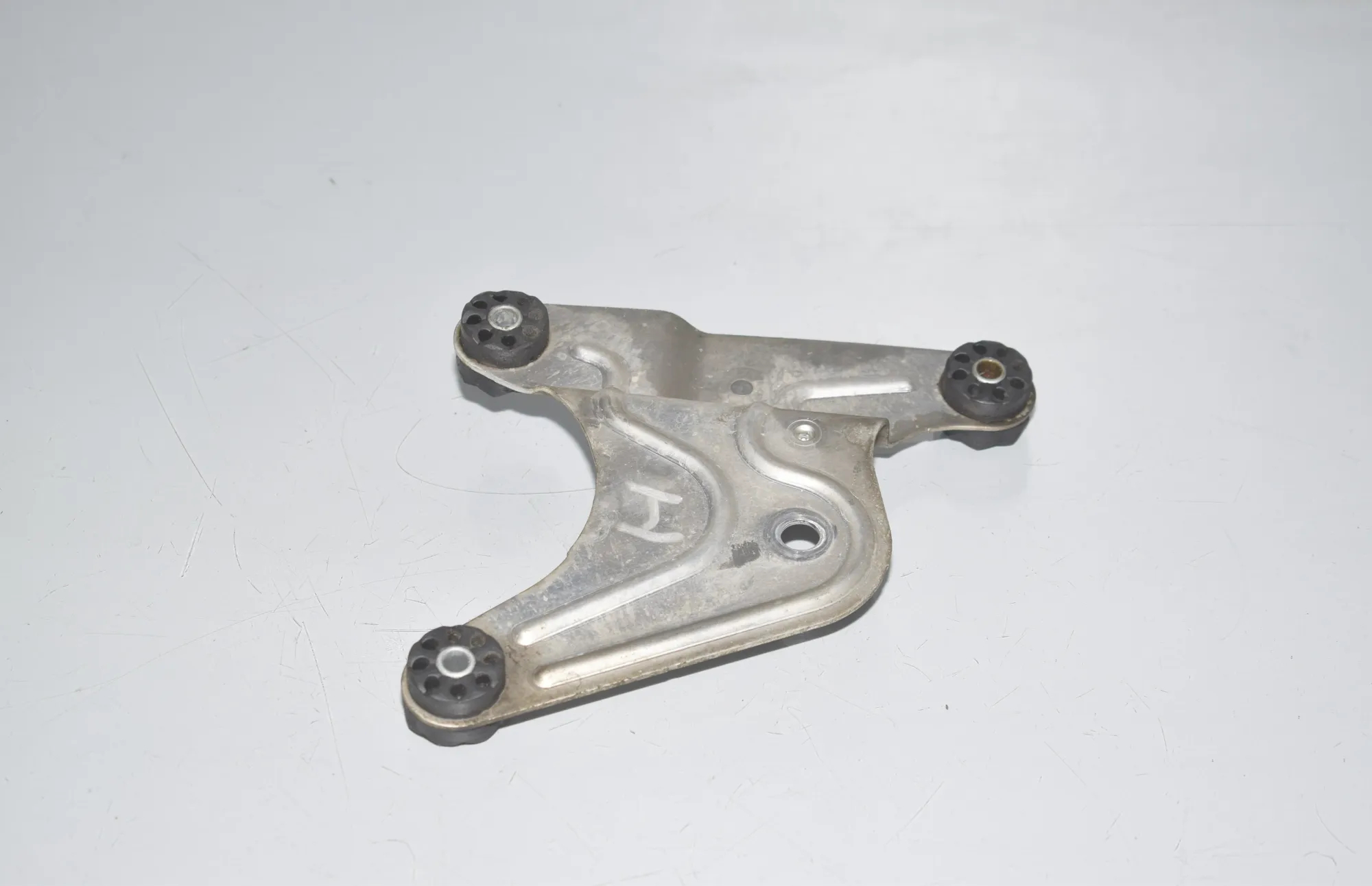 ABS Pump Holder – OEM 6797679 · BMW 6 Gran Coupe (F06) 640 d 2013