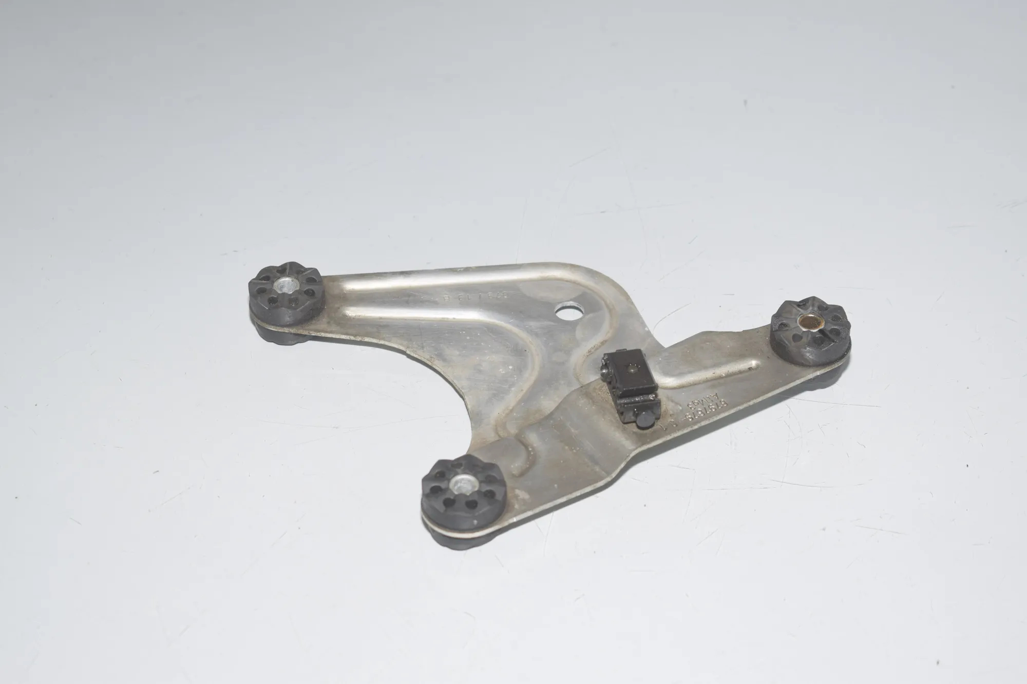 ABS Pump Holder – OEM 6797679 · BMW 6 Gran Coupe (F06) 640 d 2013 – 4