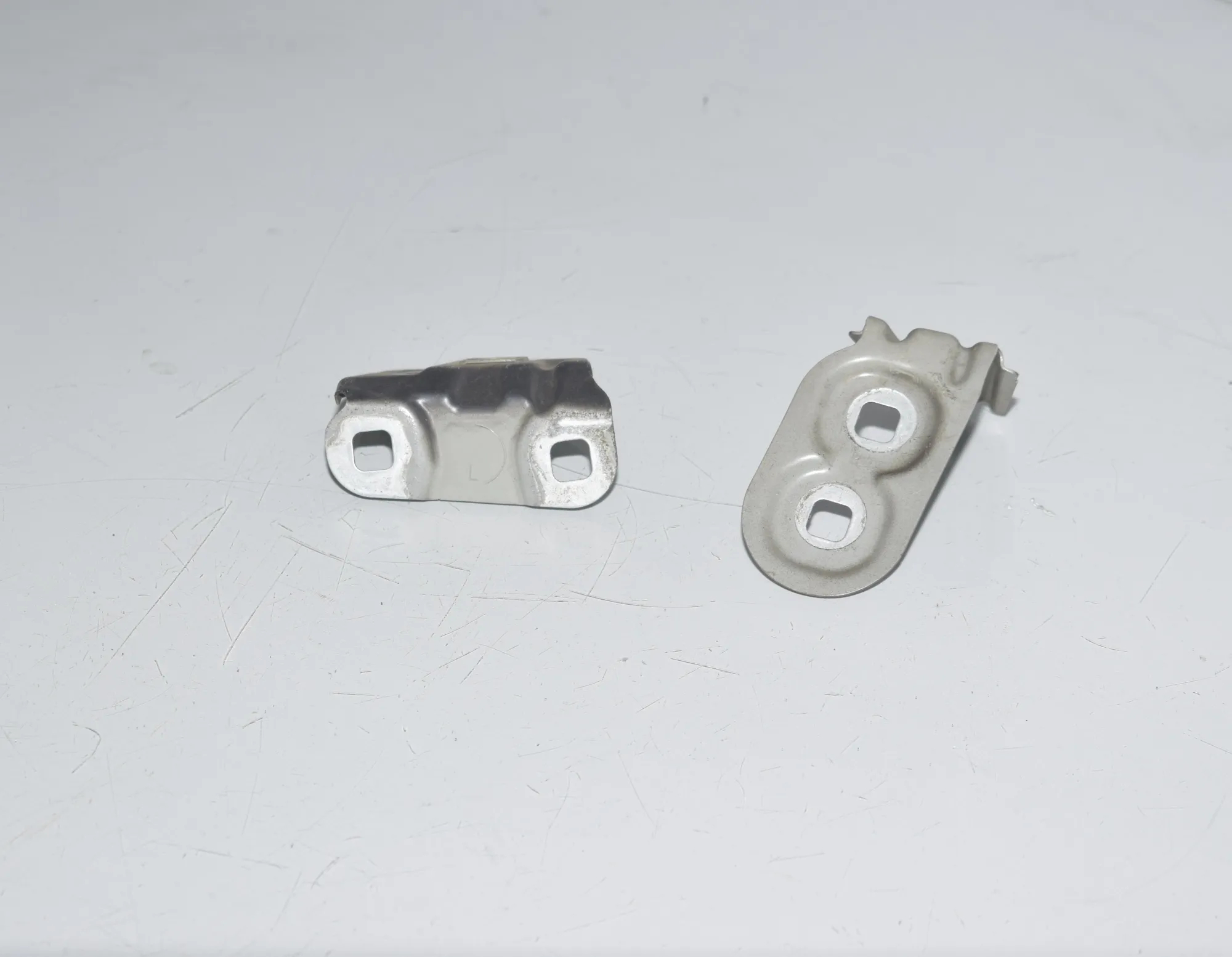 Front Right Fender Holder – OEM 7230582 · BMW 6 Gran Coupe (F06) 640 d 2013 – 3