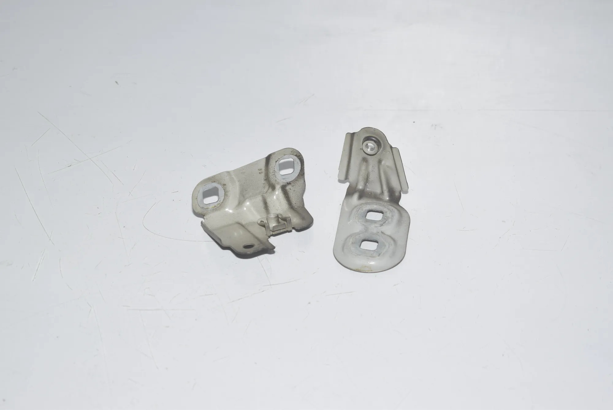 Front Right Fender Holder – OEM 7230582 · BMW 6 Gran Coupe (F06) 640 d 2013