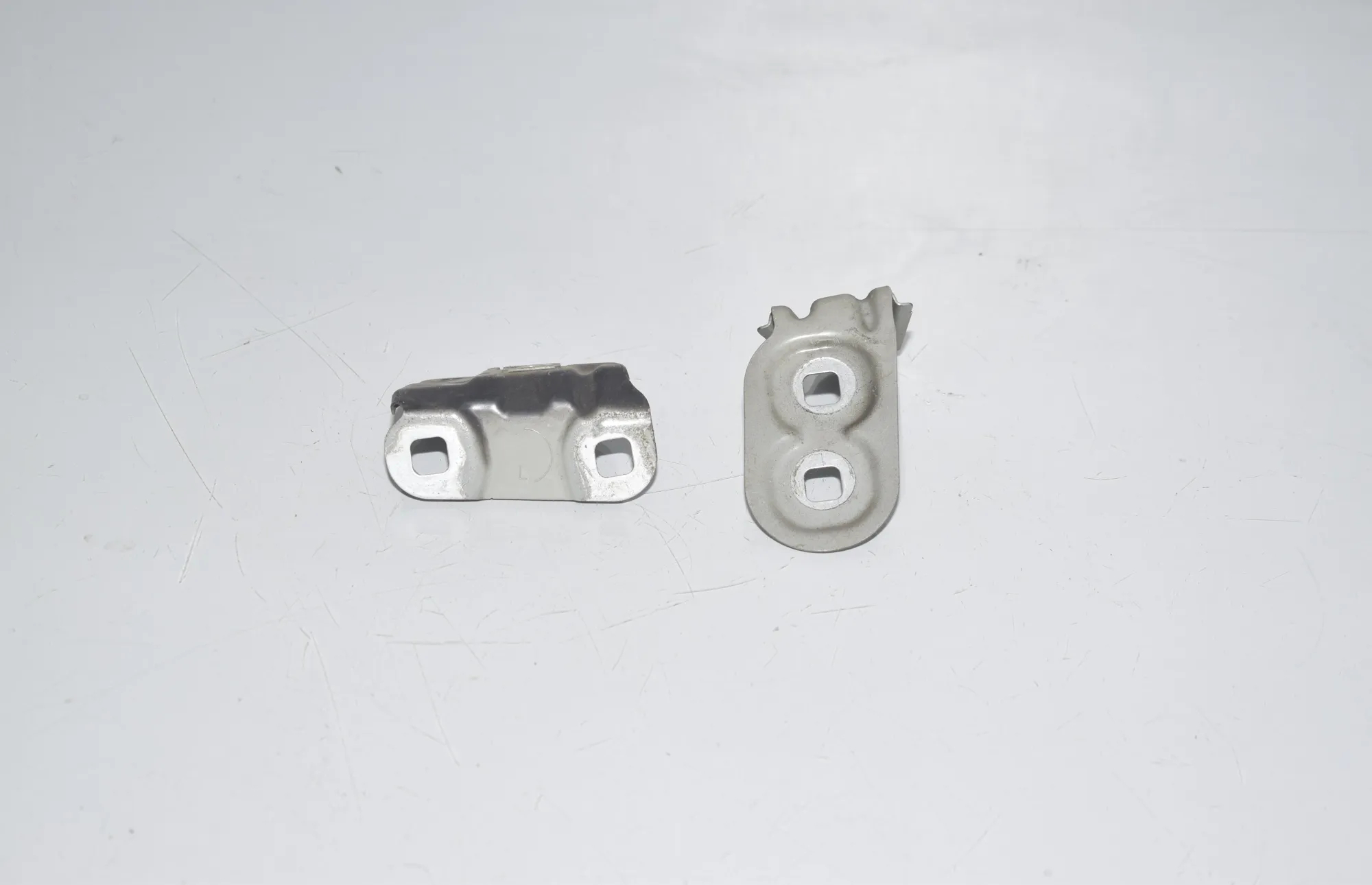 Front Right Fender Holder – OEM 7230582 · BMW 6 Gran Coupe (F06) 640 d 2013 – 2