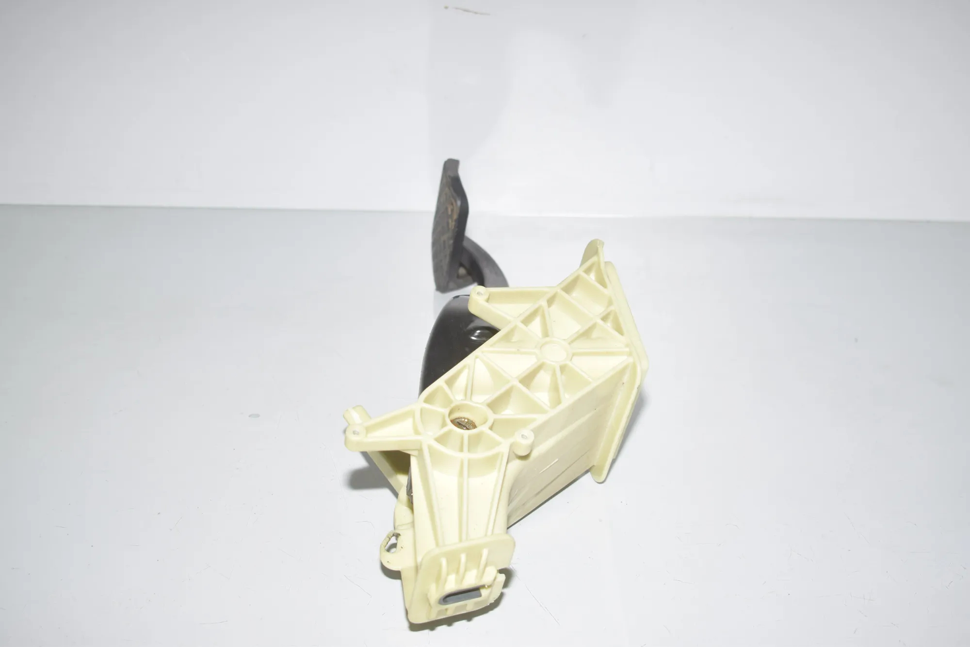 Brake Pedal – OEM 6775368 · BMW 6 Gran Coupe (F06) 640 d 2013 – 4