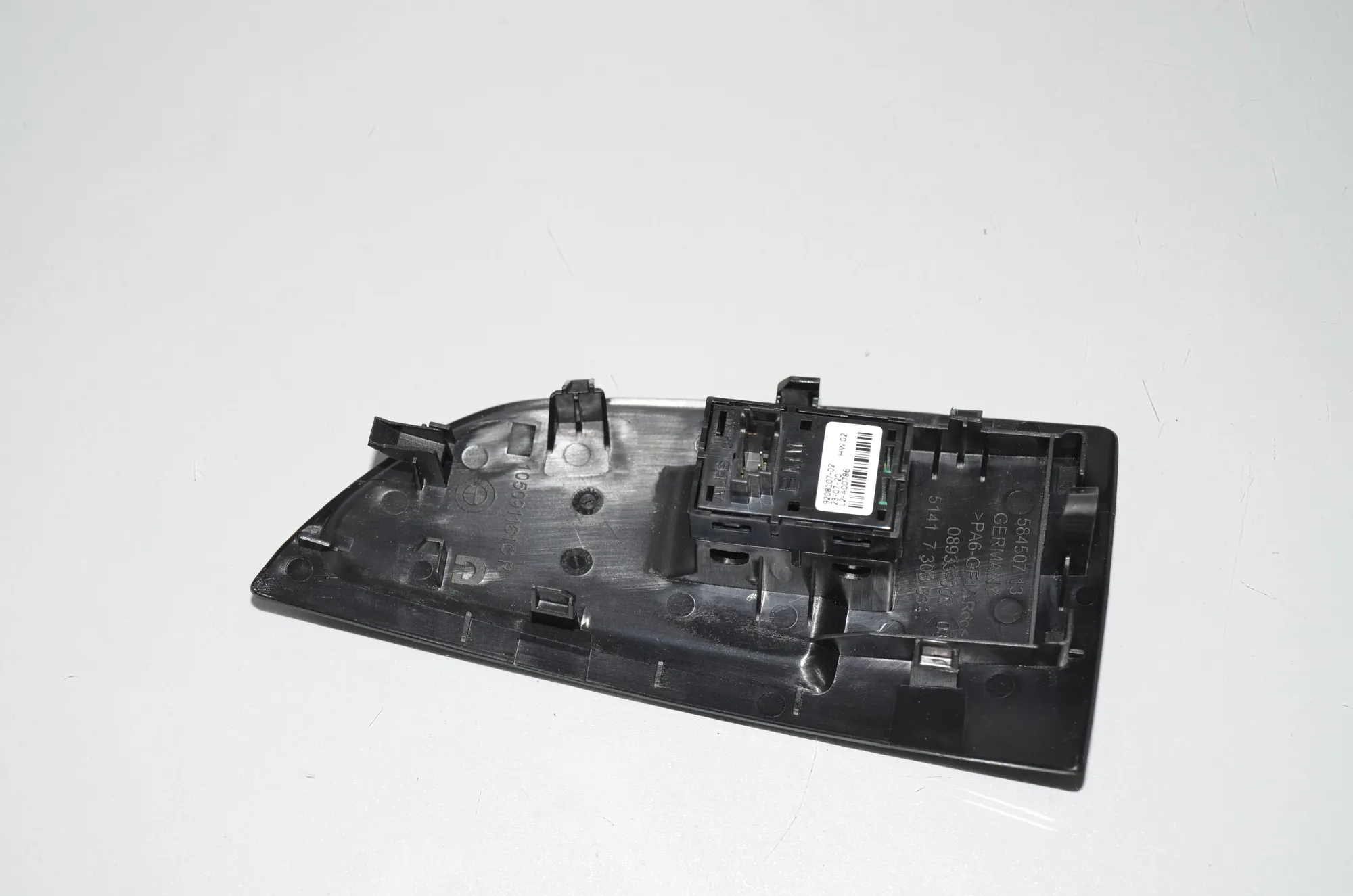 Front Right Door Window Switch – OEM 9208107 · BMW i3 (I01) s Electric 2020 – 4