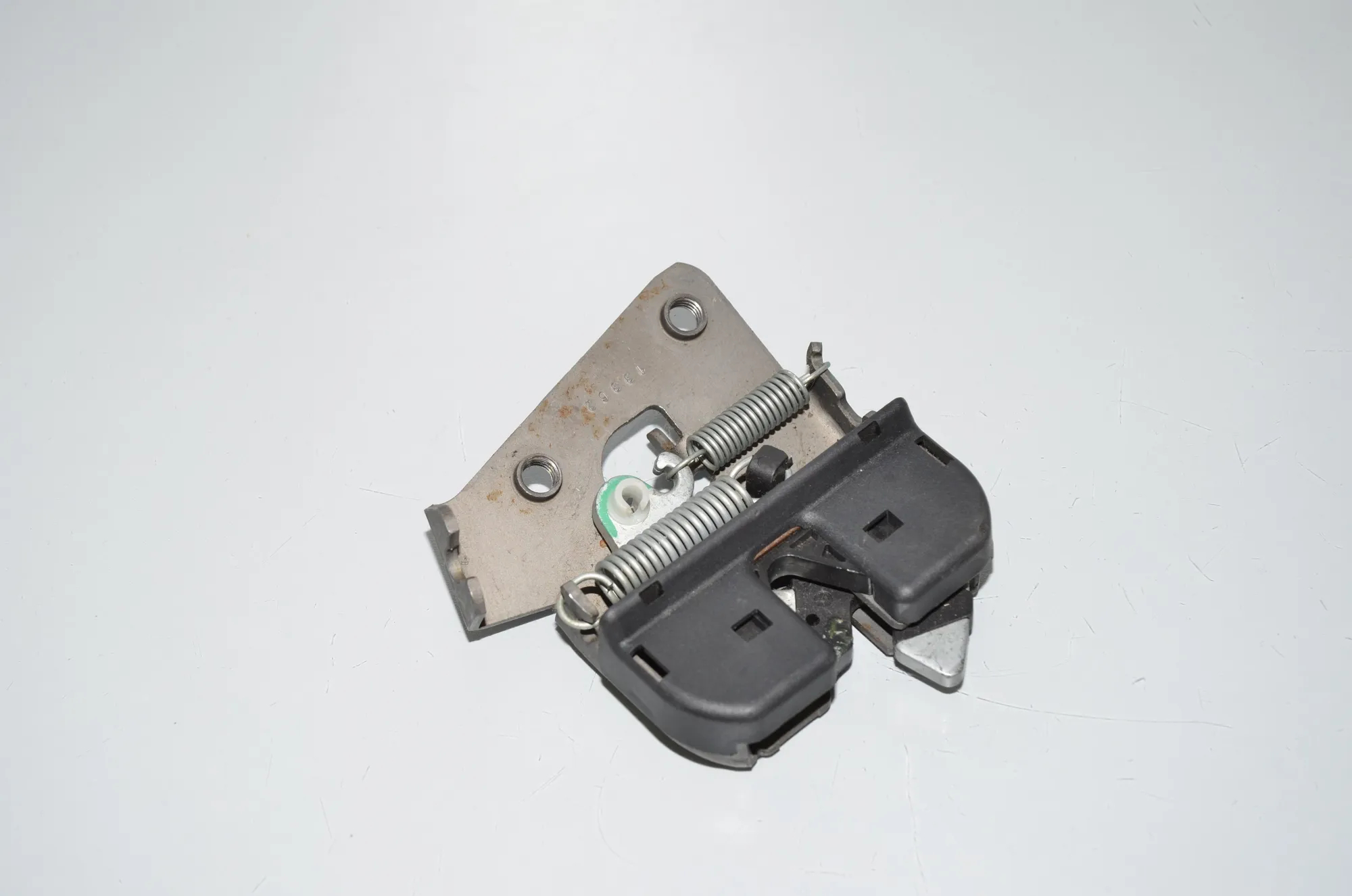 Rear Seat Backrest Lock – OEM 7112864 · BMW 5 (F10) 525 d 2012