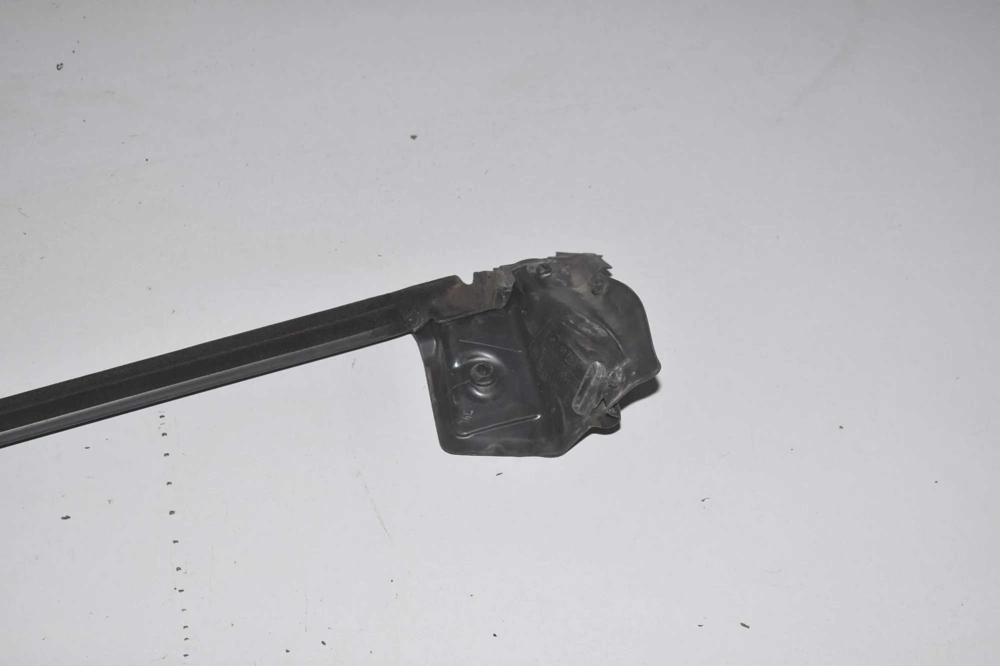 Front Left Door Seal Rubber – OEM 7275293 · BMW 6 Gran Coupe (F06) 640 d 2013 – 3