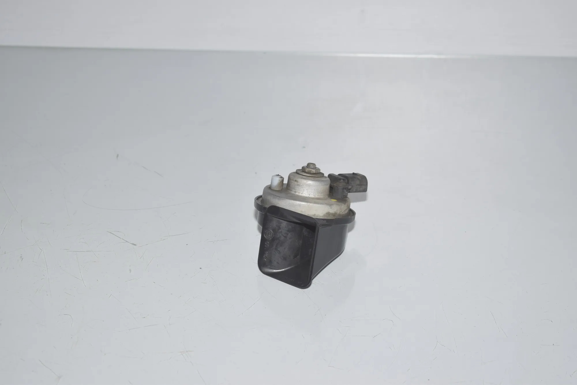 Horn Signal – OEM 3881157 · BMW 6 Gran Coupe (F06) 640 d 2013 – 3