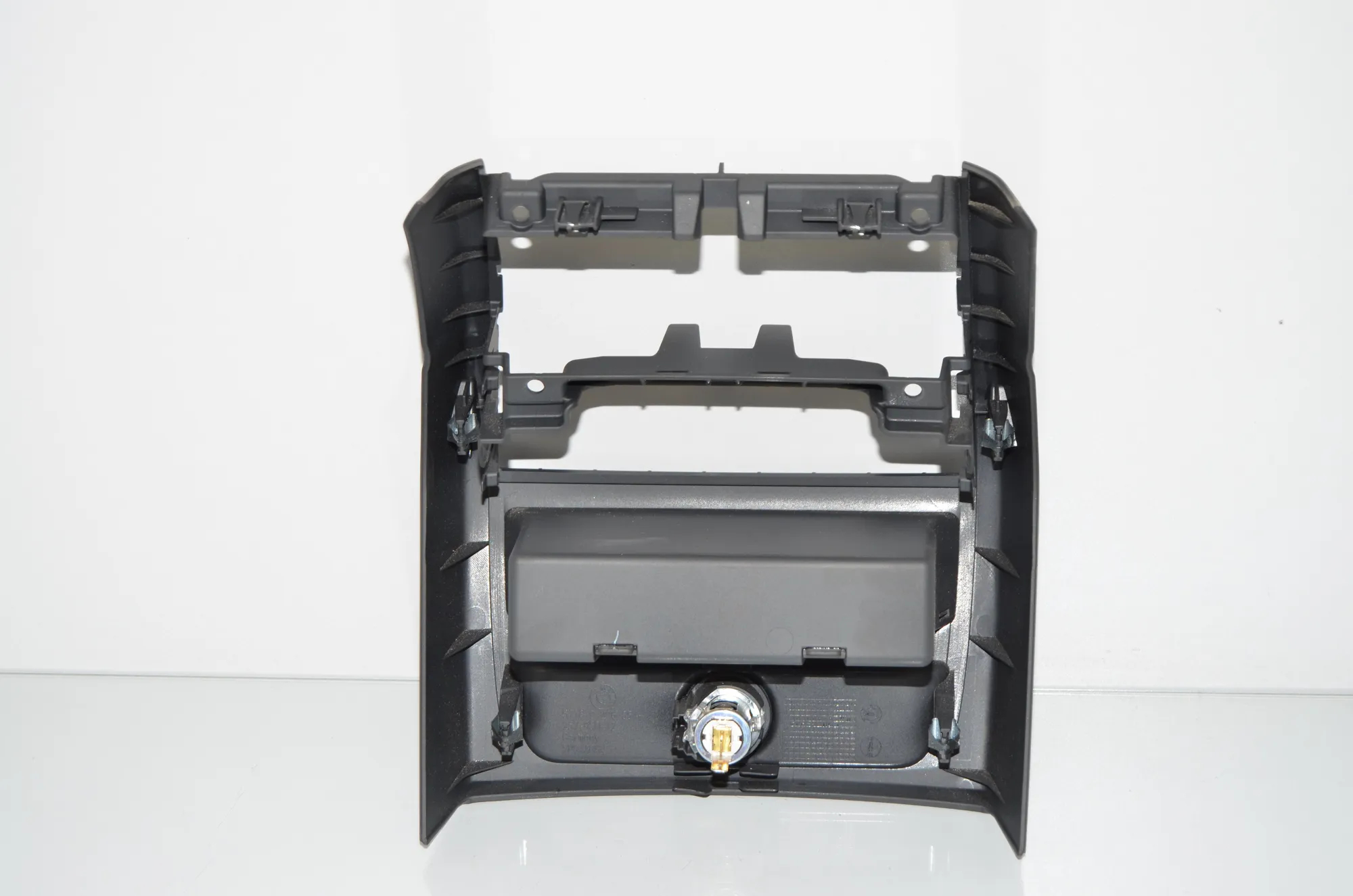 Center Console Trim – OEM 9206664 · BMW 5 (F10) 525 d 2012 – 5