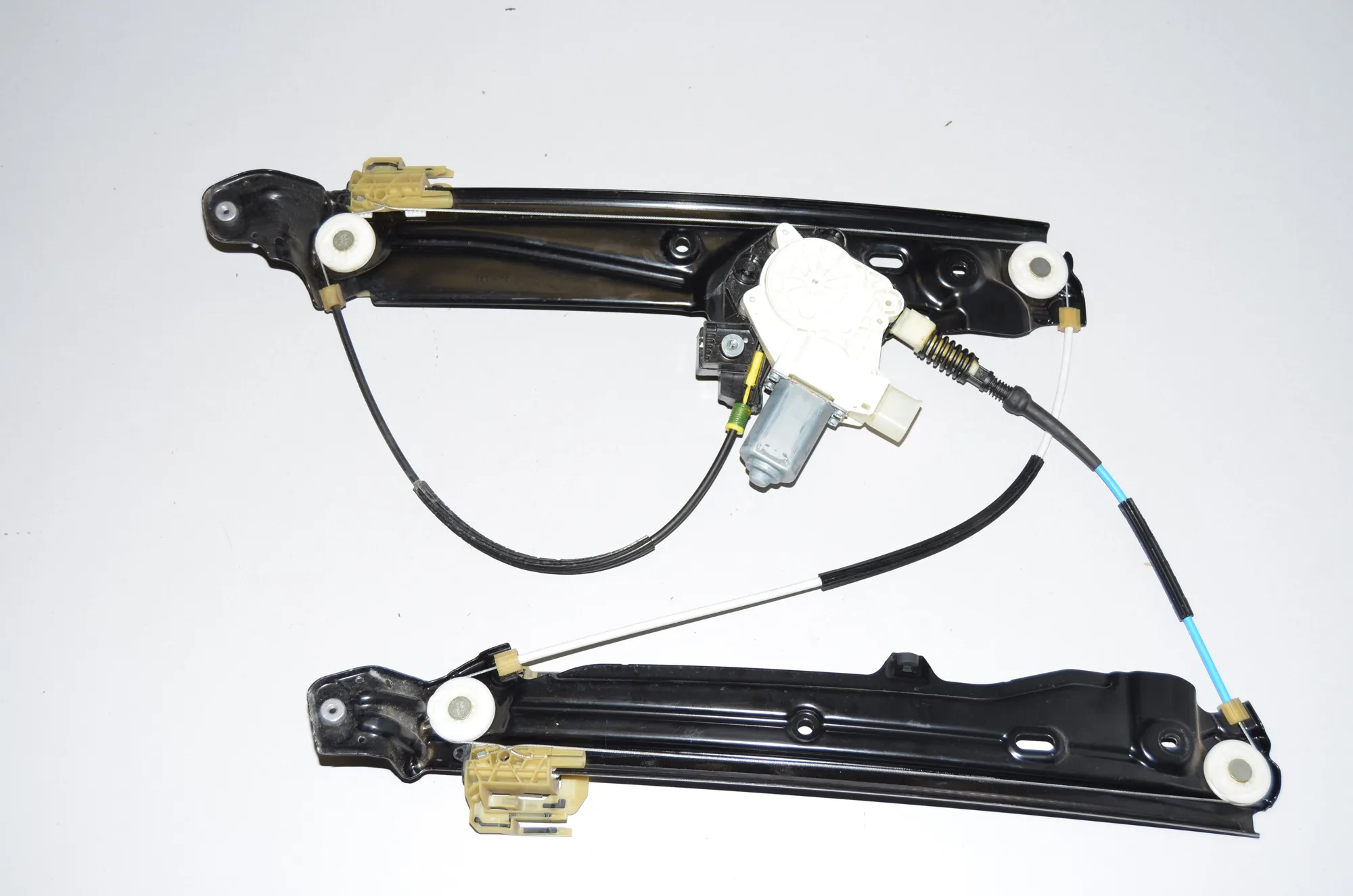 Front Left Door Window Regulator – OEM 7182111 · BMW 5 (F10) 525 d 2012 – 4