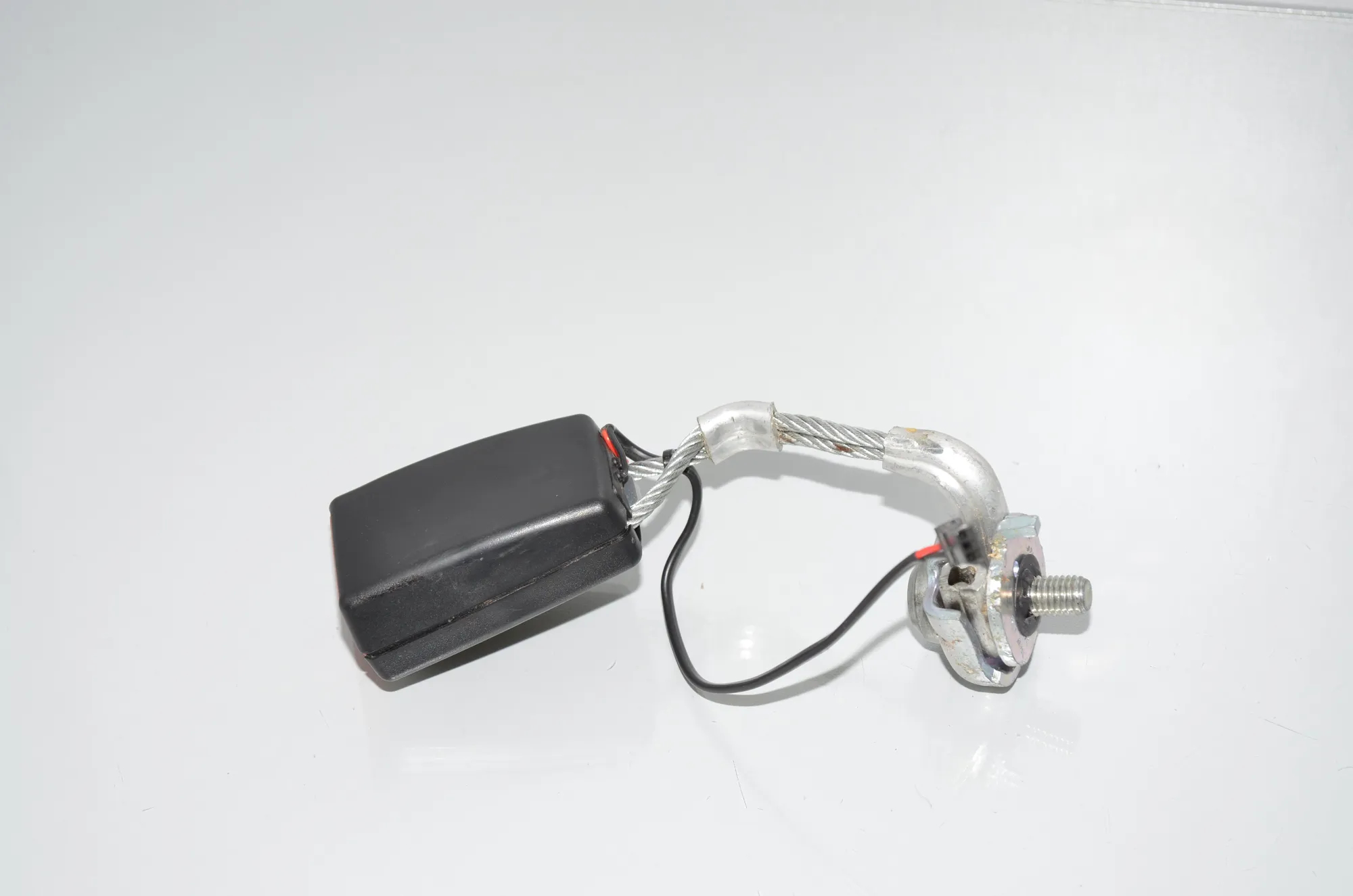 Rear Left Seat Buckle – OEM 7243273 · BMW 5 (F10) 525 d 2012 – 3