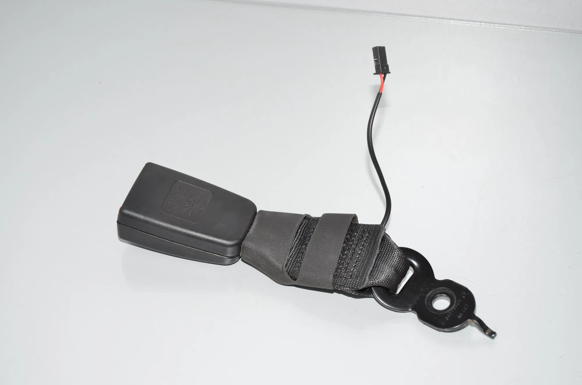 Rear Middle Seat Buckle – OEM 7243275 · BMW 5 (F10) 525 d 2012 – 3