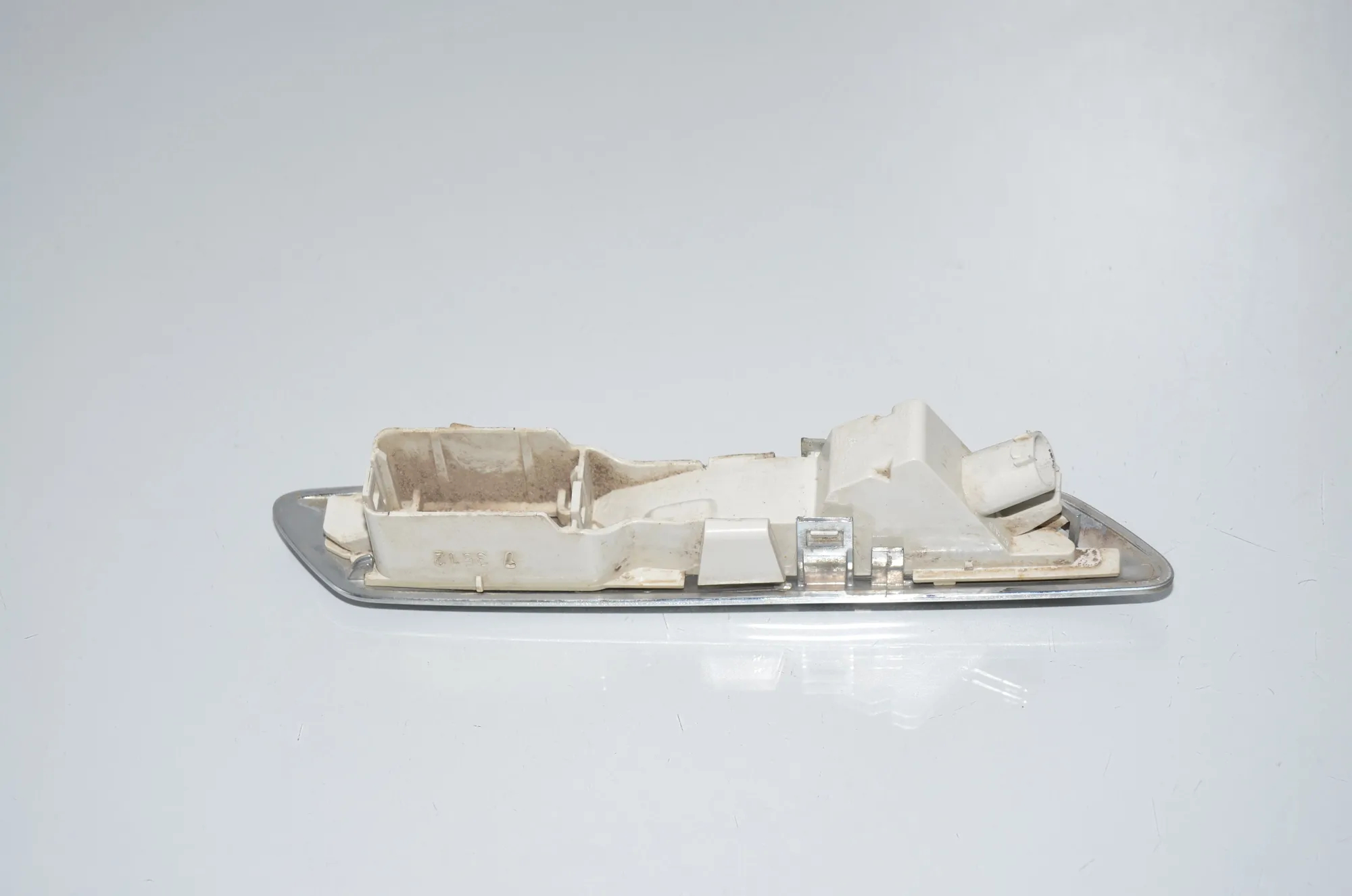 Front Right Fender Turn Signal – OEM 7154168 · BMW 5 (F10) 525 d 2012 – 3