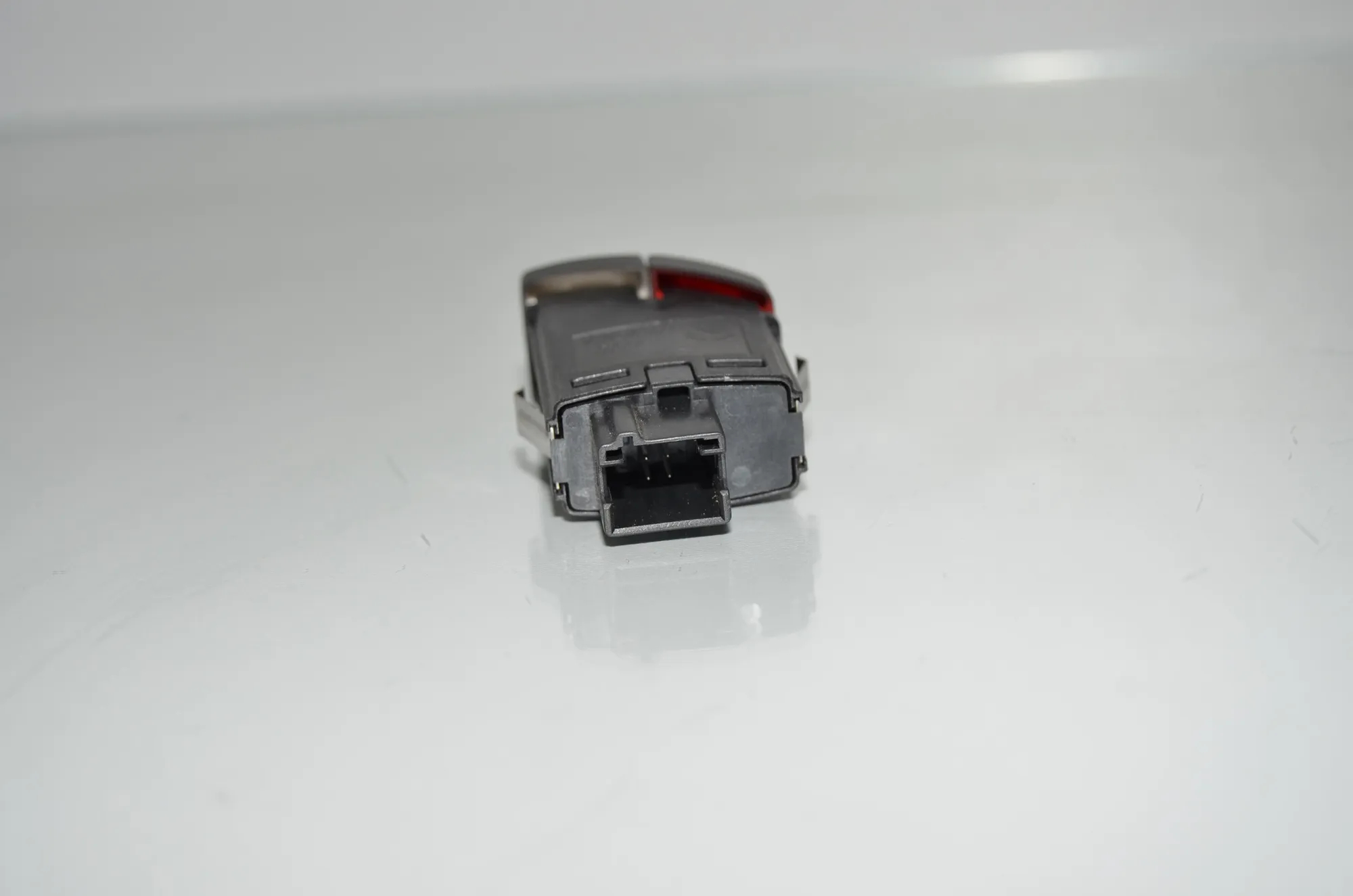Hazard Button – OEM 9161896 · BMW 5 (F10) 525 d 2012 – 5