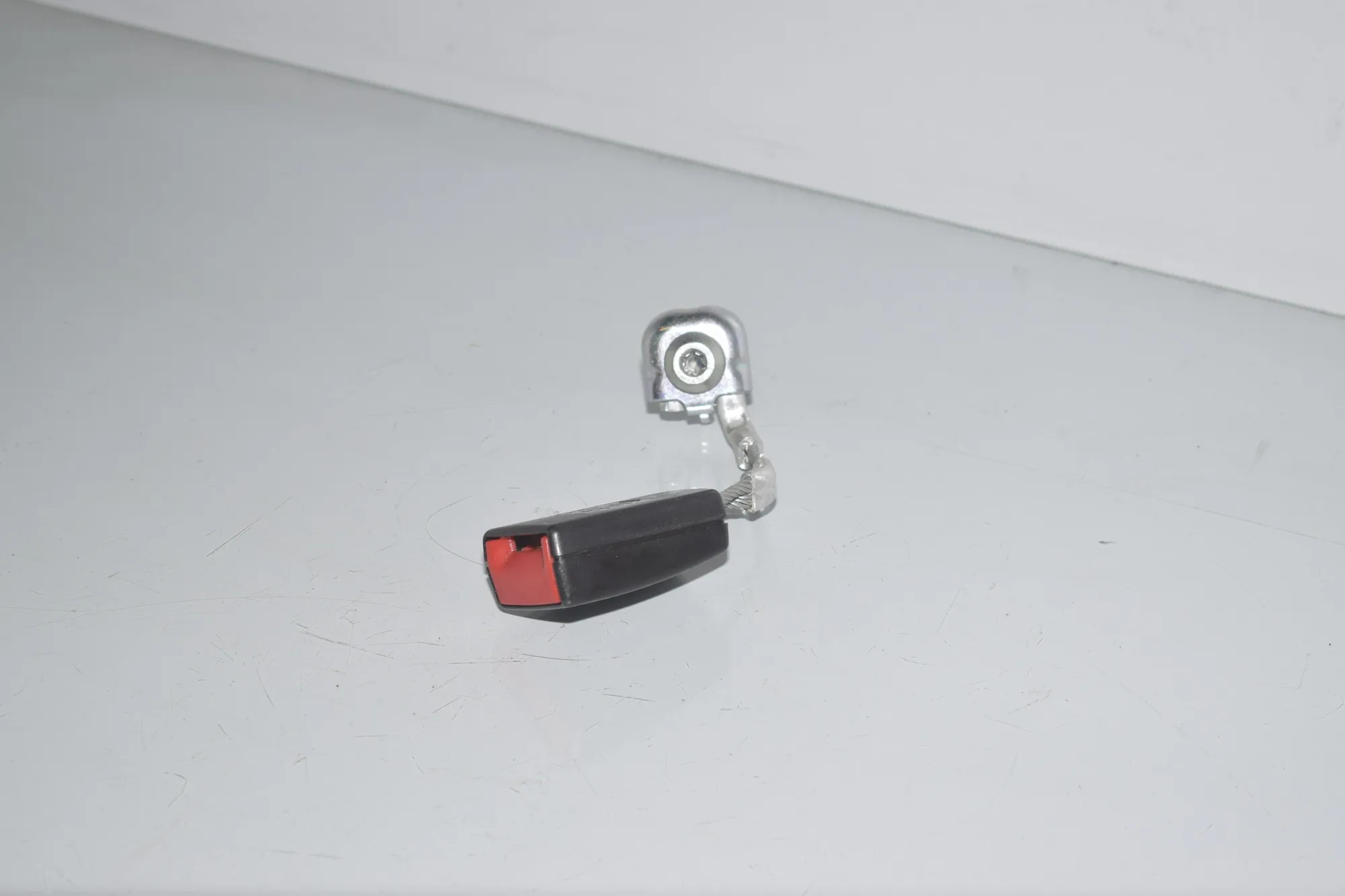 Rear Left Seat Buckle – OEM 9172381 · BMW 6 Gran Coupe (F06) 640 d 2013 – 3
