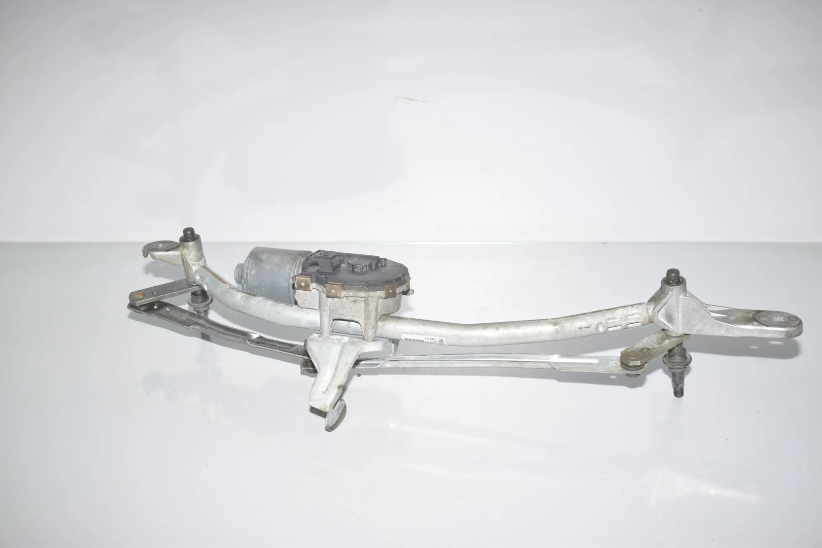 Front Windshield Wiper Mechanism – OEM 7306272 · BMW 6 Gran Coupe (F06) 640 d 2013 – 4