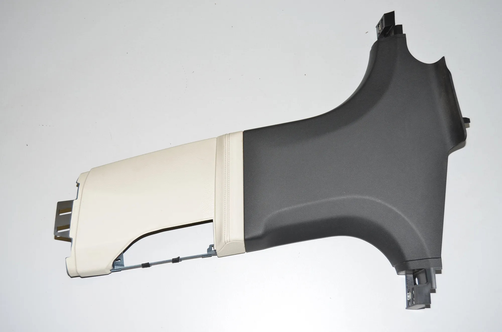 Left Side B Pillar Trim – OEM 7420061 · BMW 7 (G11, G12) 730 d, Ld xDrive 2017 – 2