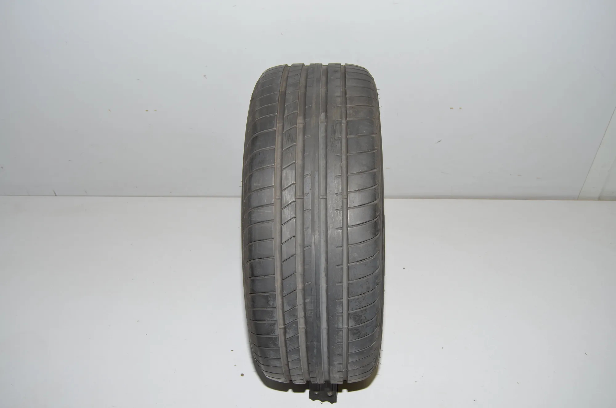 Tire · BMW 4 Coupe (F32, F82) BMW 4 Coupe (F32, F82) 418 d 2015